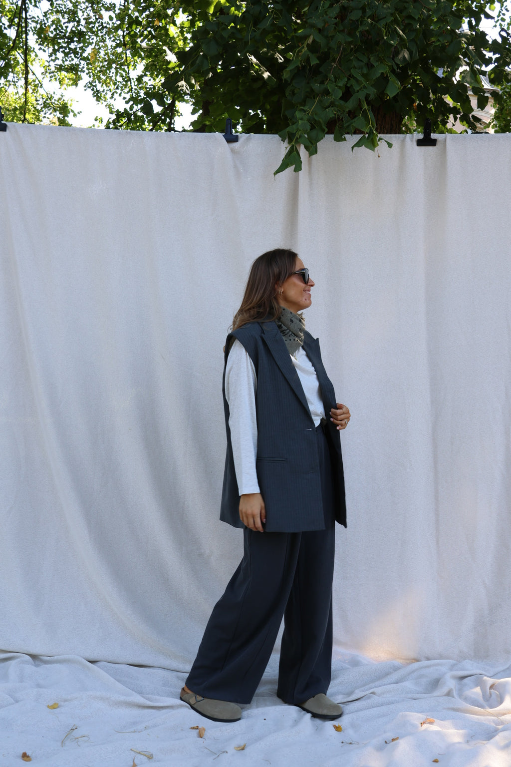 Logan mouwloze blazer met krijtstreep