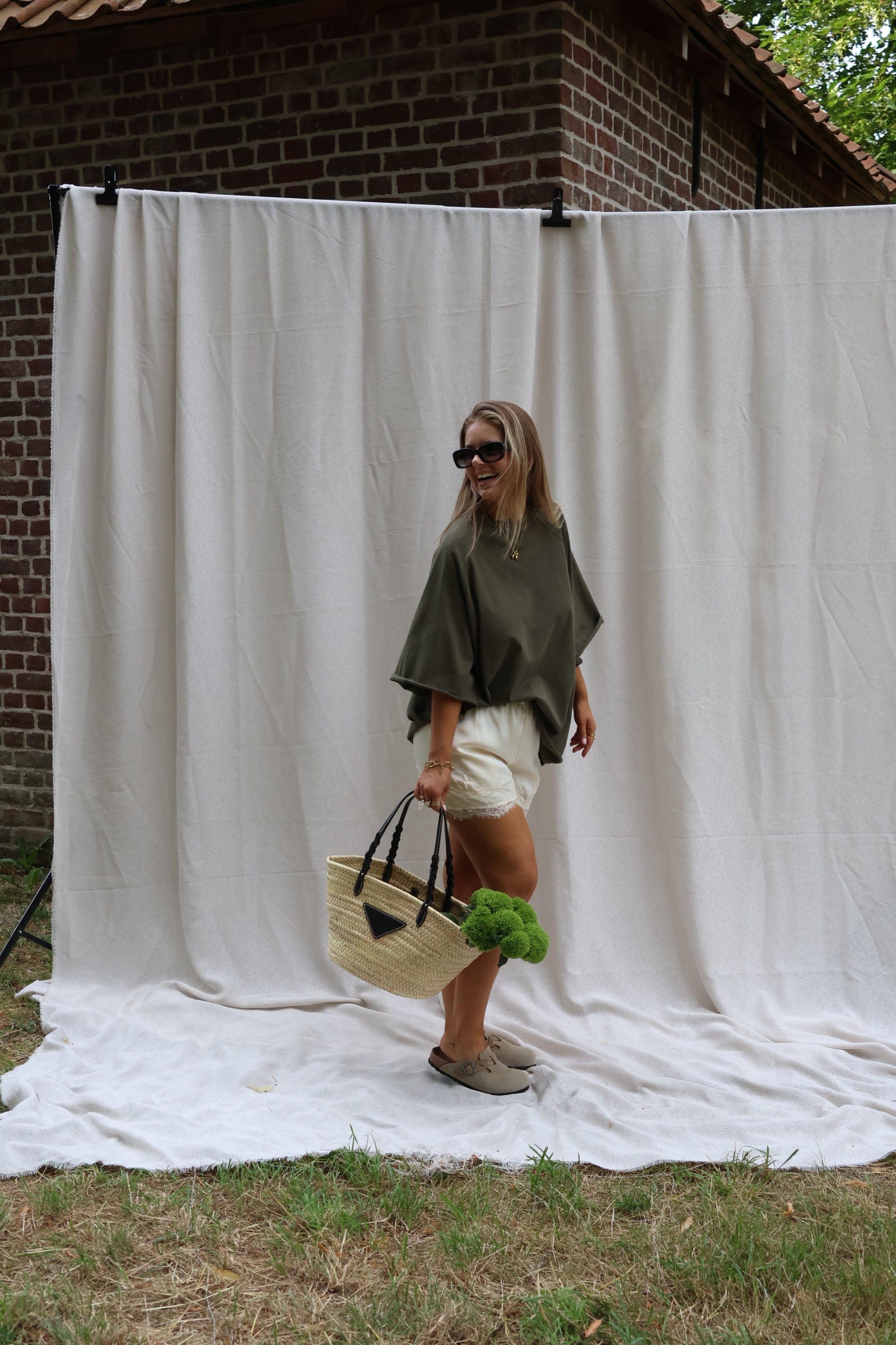 PRE-ORDER Gulia oversized T-shirt kaki