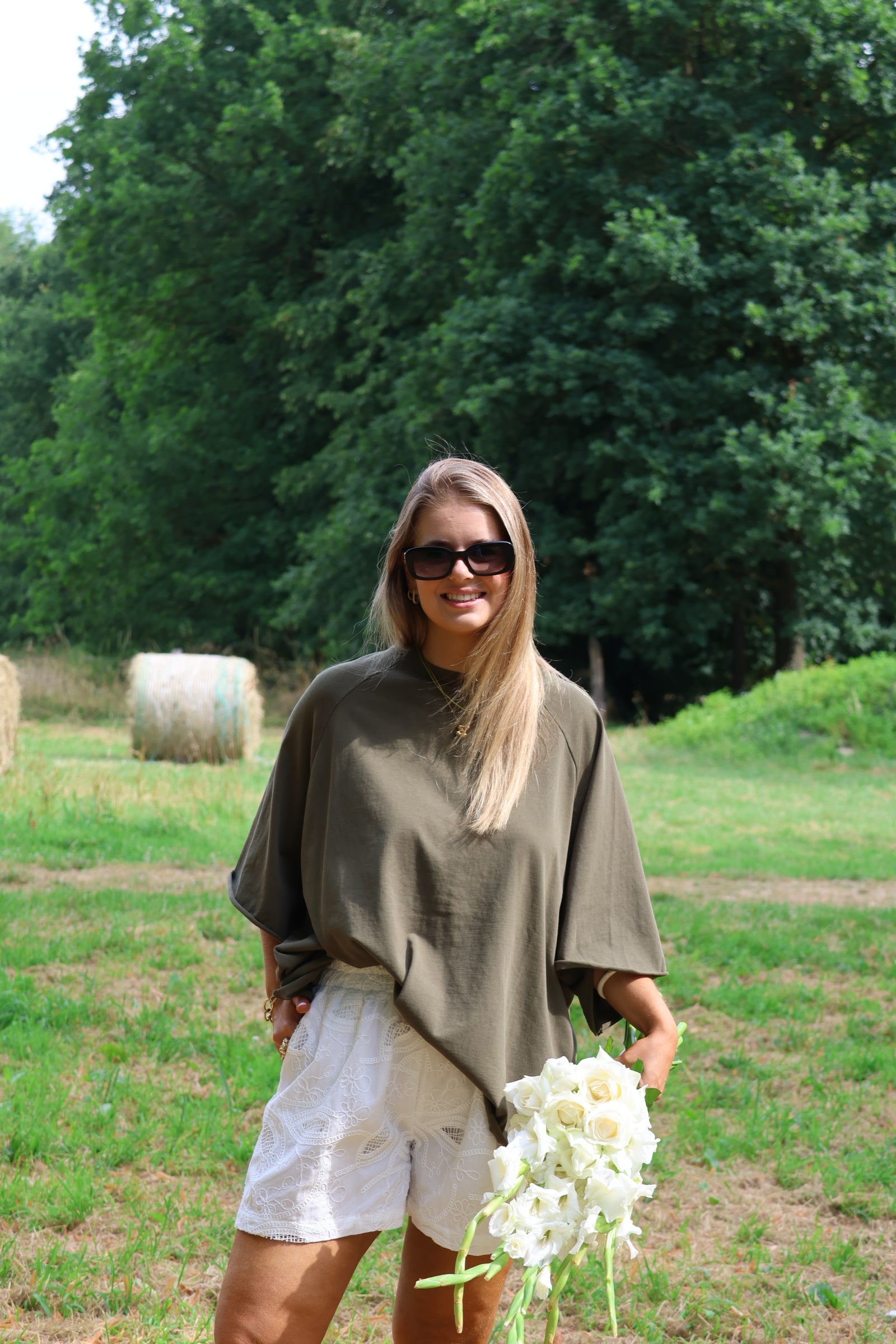 PRE-ORDER Gulia oversized T-shirt kaki