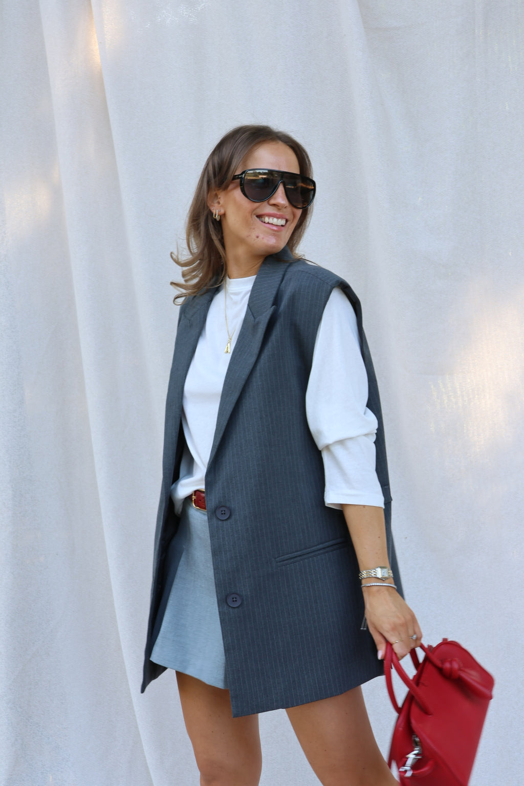 Logan mouwloze blazer met krijtstreep