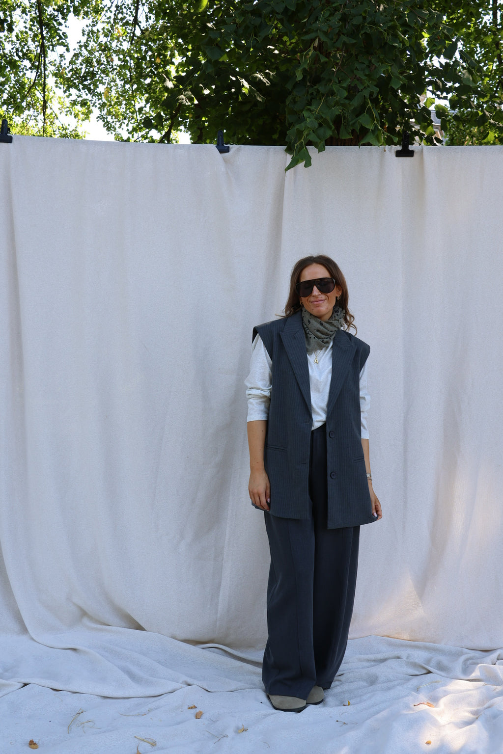 Logan mouwloze blazer met krijtstreep