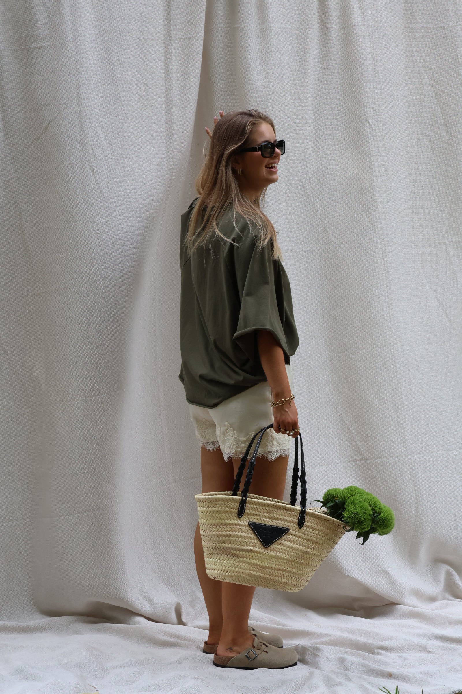 PRE-ORDER Gulia oversized T-shirt kaki