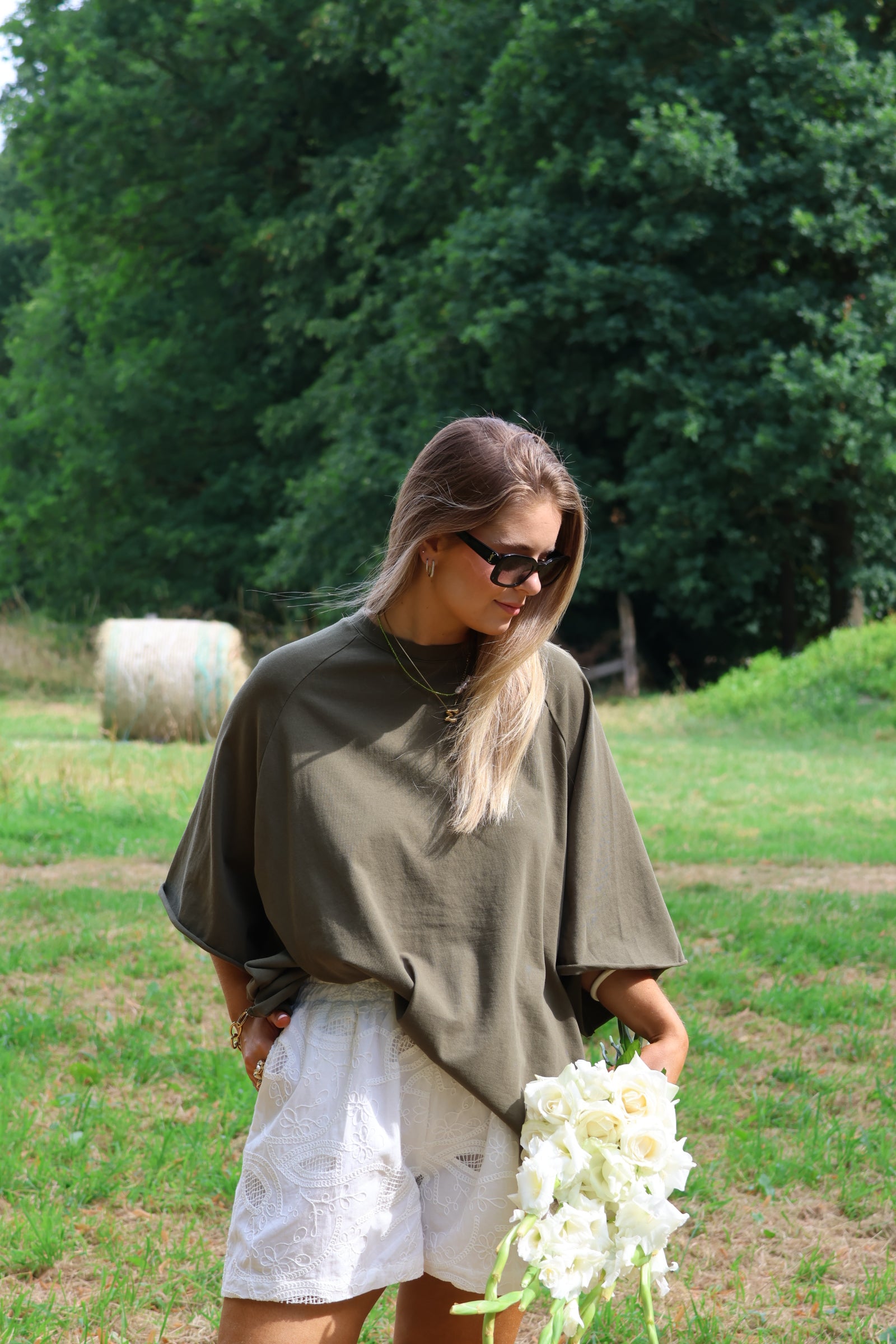 PRE-ORDER Gulia oversized T-shirt kaki