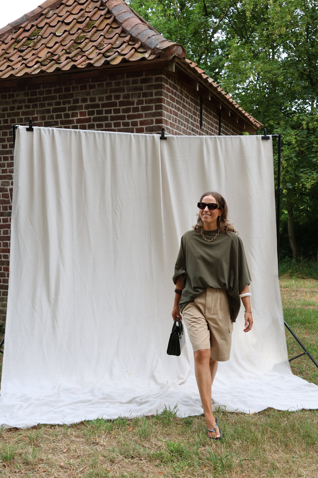 PRE-ORDER Gulia oversized T-shirt kaki