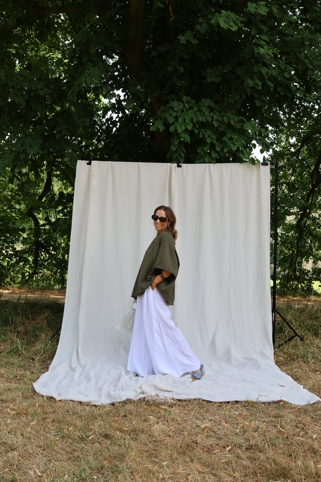 PRE-ORDER Gulia oversized T-shirt kaki