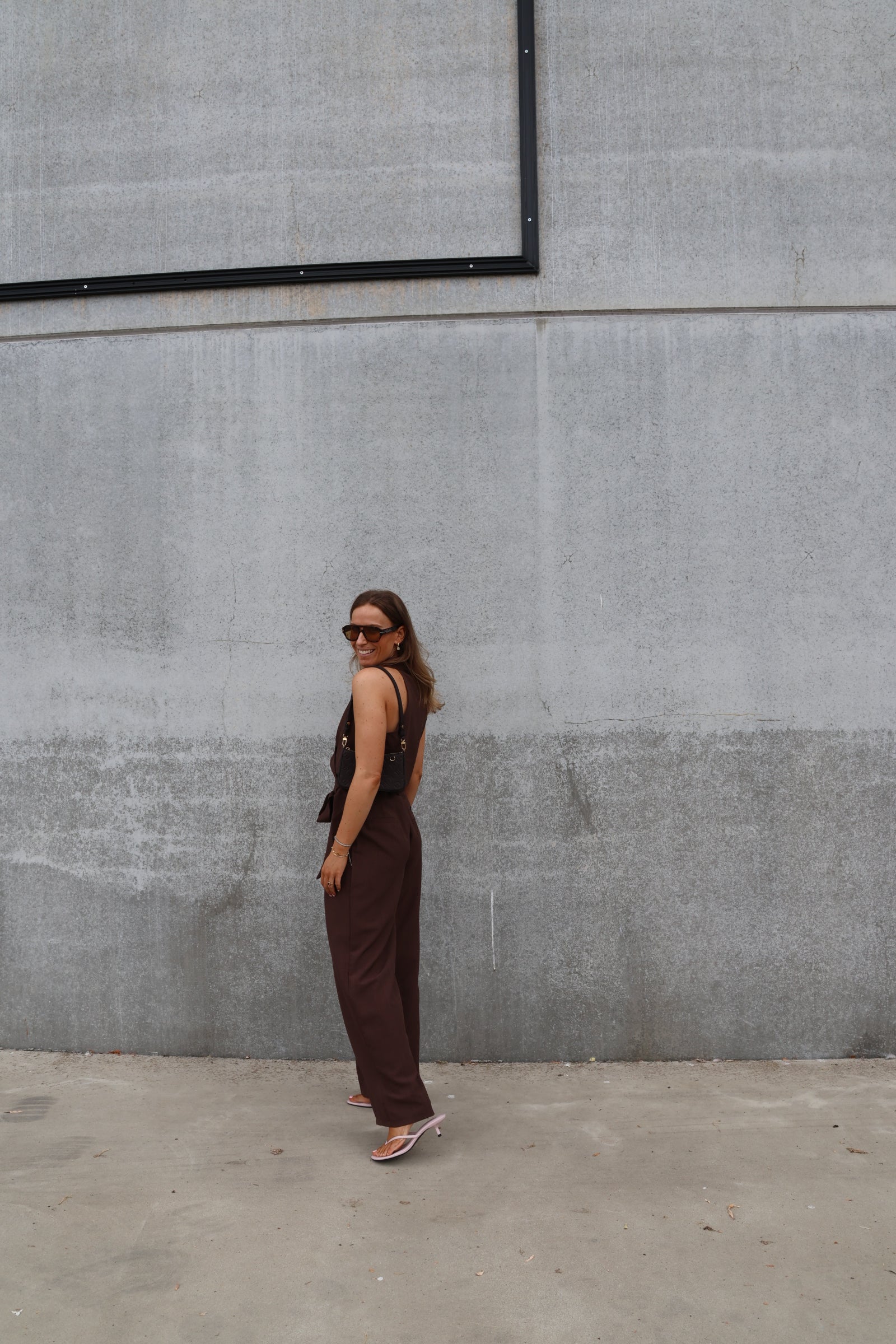 Yara top bruin met strikdetail
