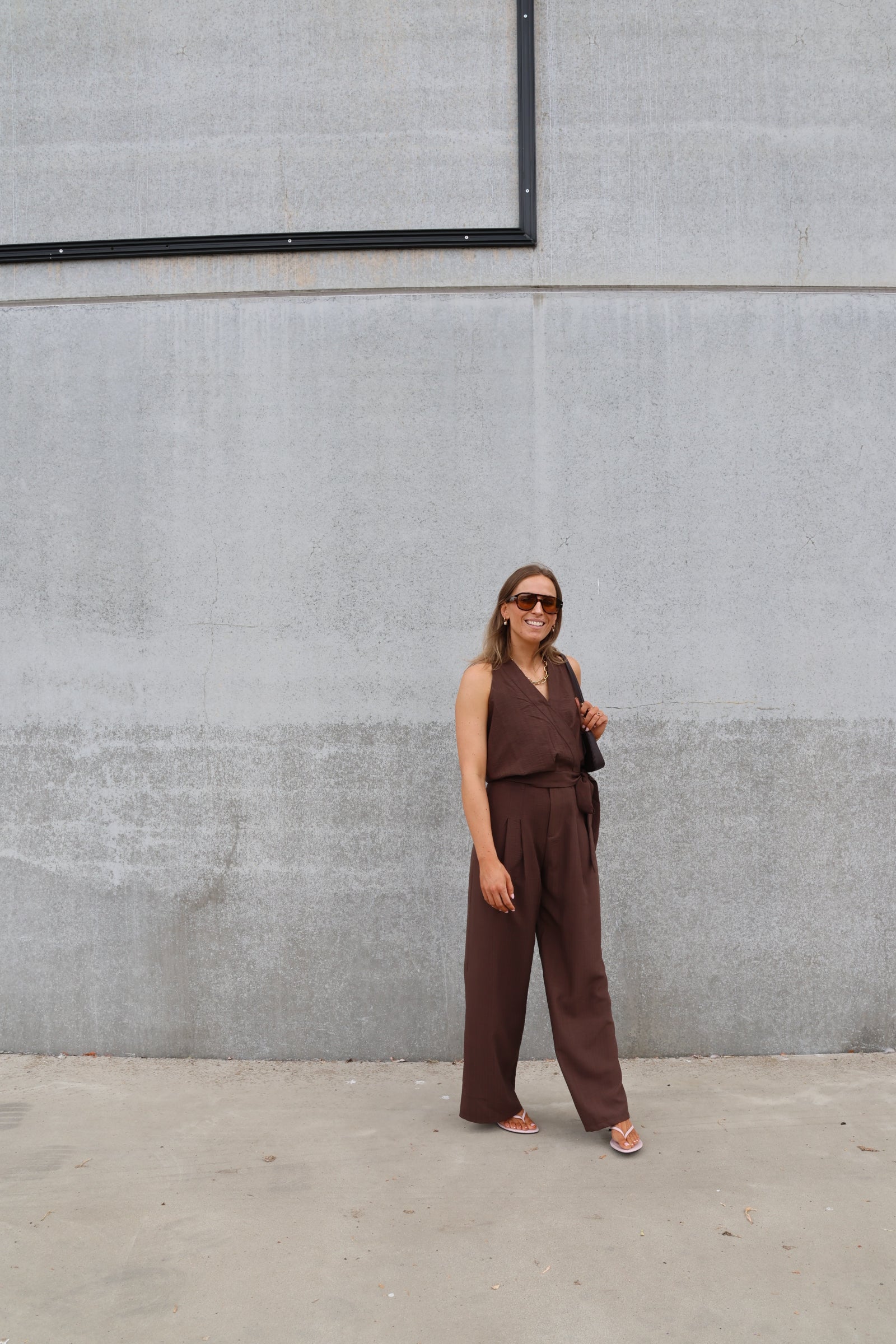 Yara top bruin met strikdetail