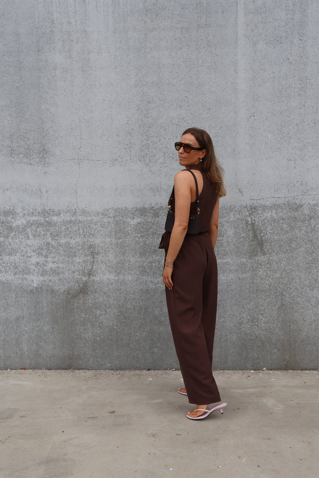 Yara top bruin met strikdetail