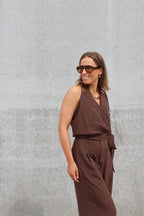 Yara top bruin met strikdetail