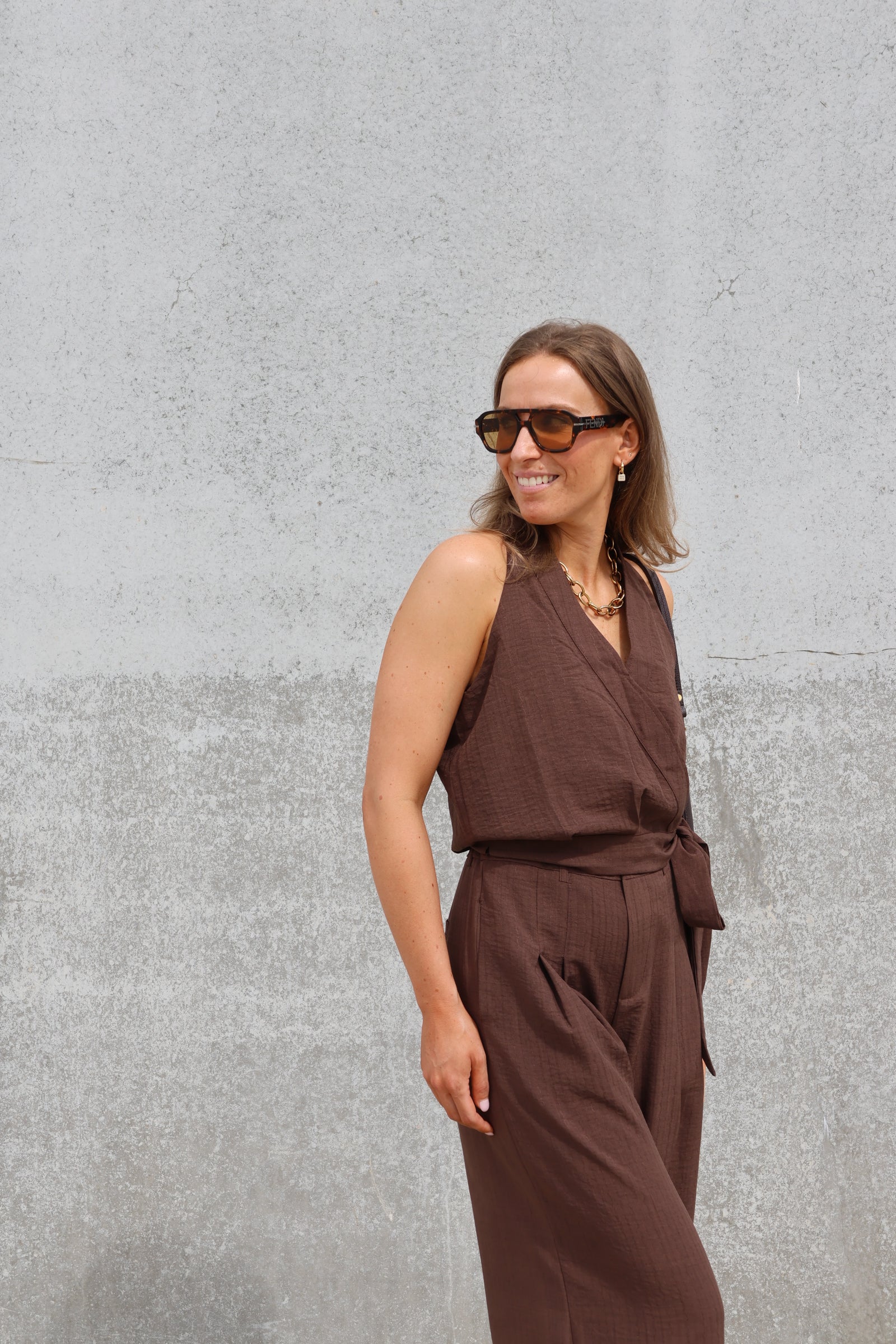 Yara top bruin met strikdetail
