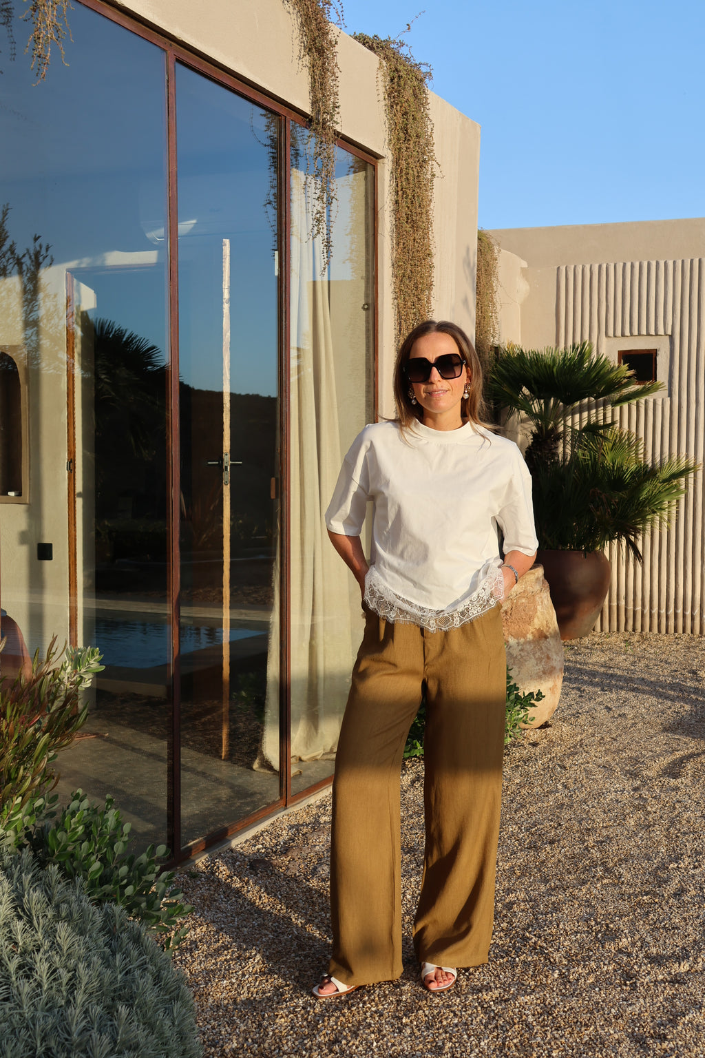 PRE-ORDER Millie lace T-shirt wit