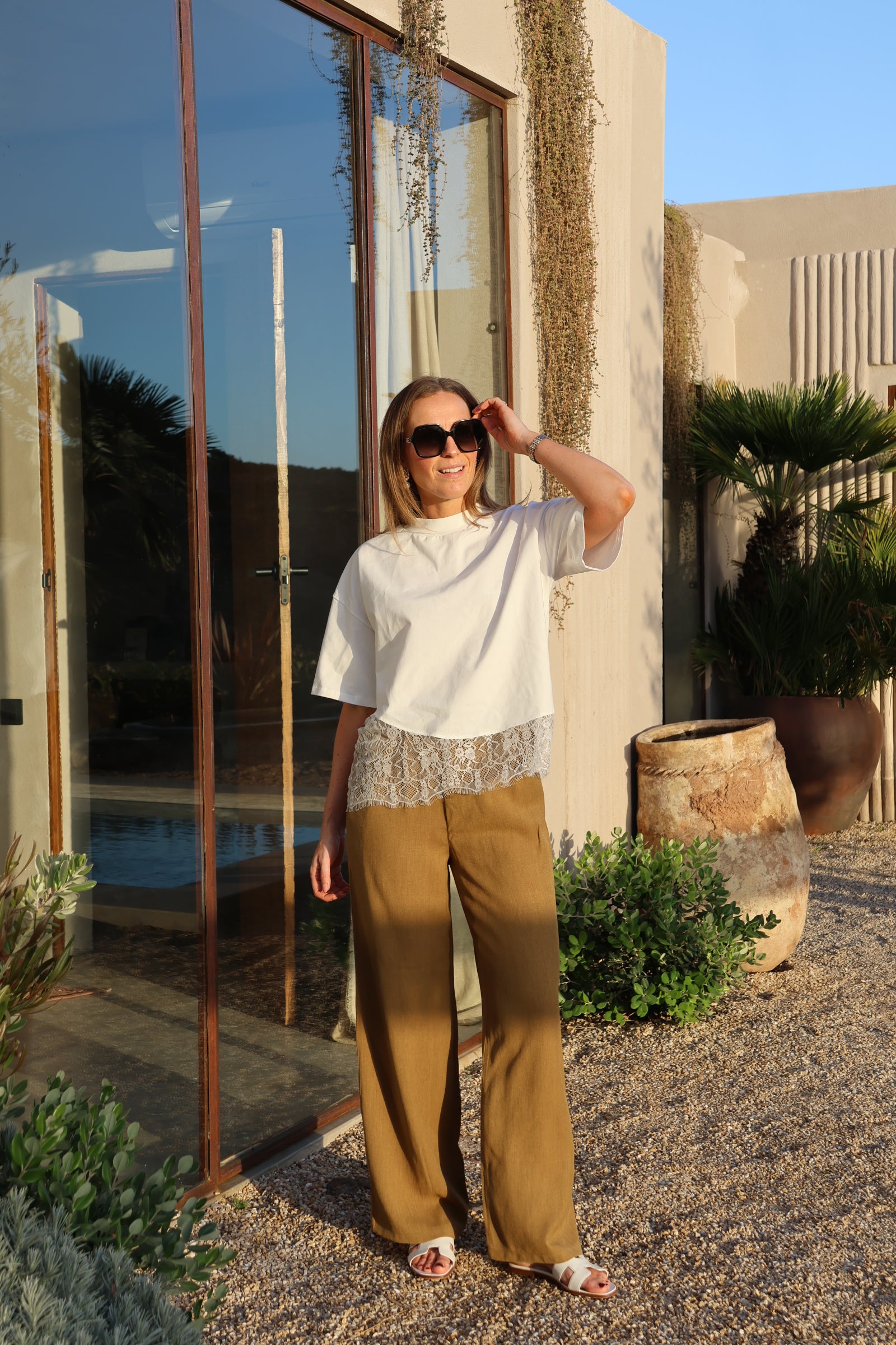 PRE-ORDER Millie lace T-shirt wit