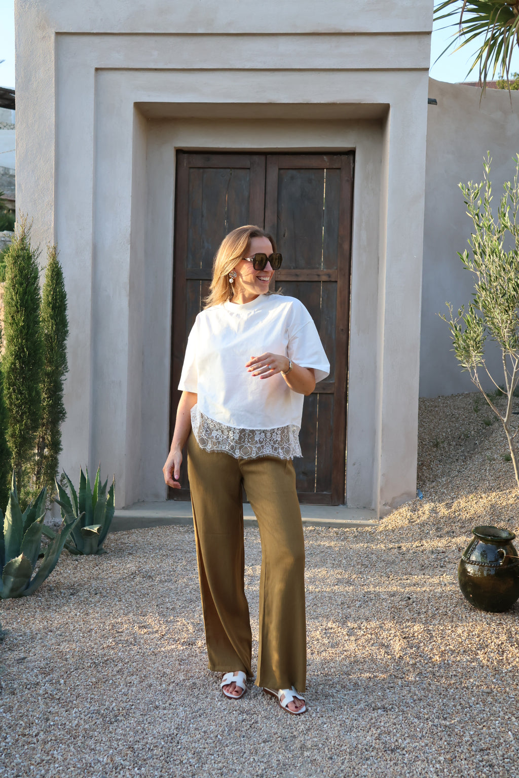 PRE-ORDER Millie lace T-shirt wit