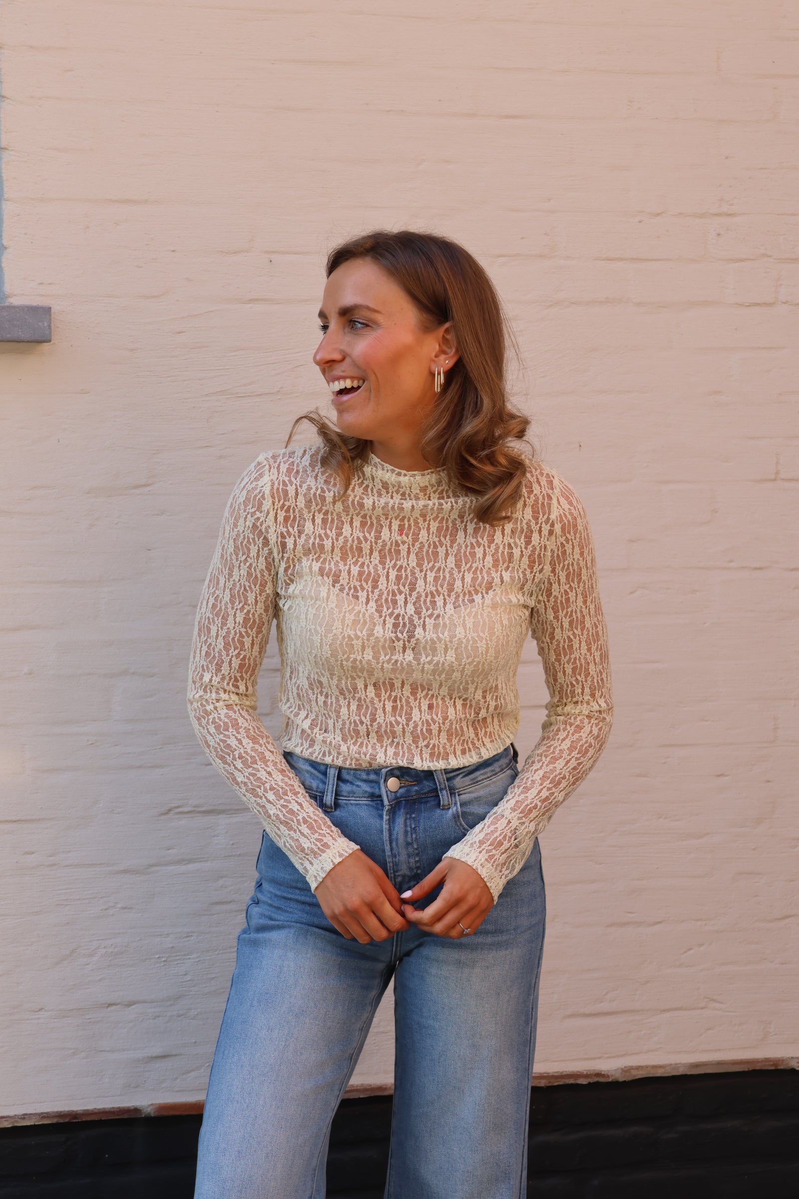 Feline lace top geel