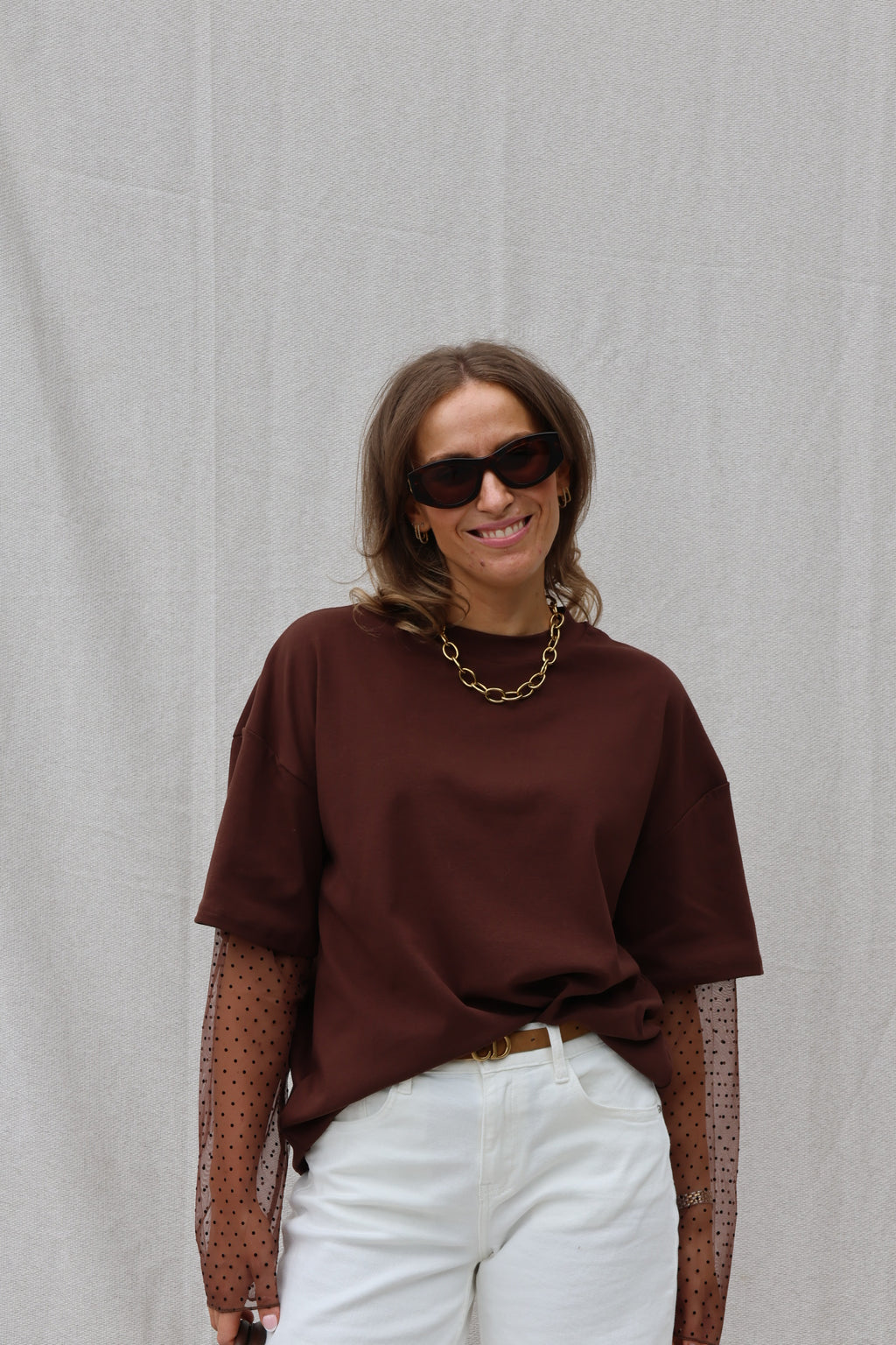 Laura T-shirt met polkadot mouwen bruin