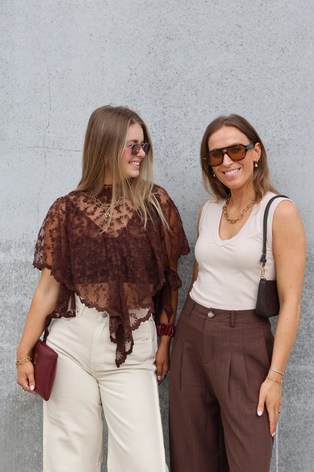 Ellie top met V-hals beige