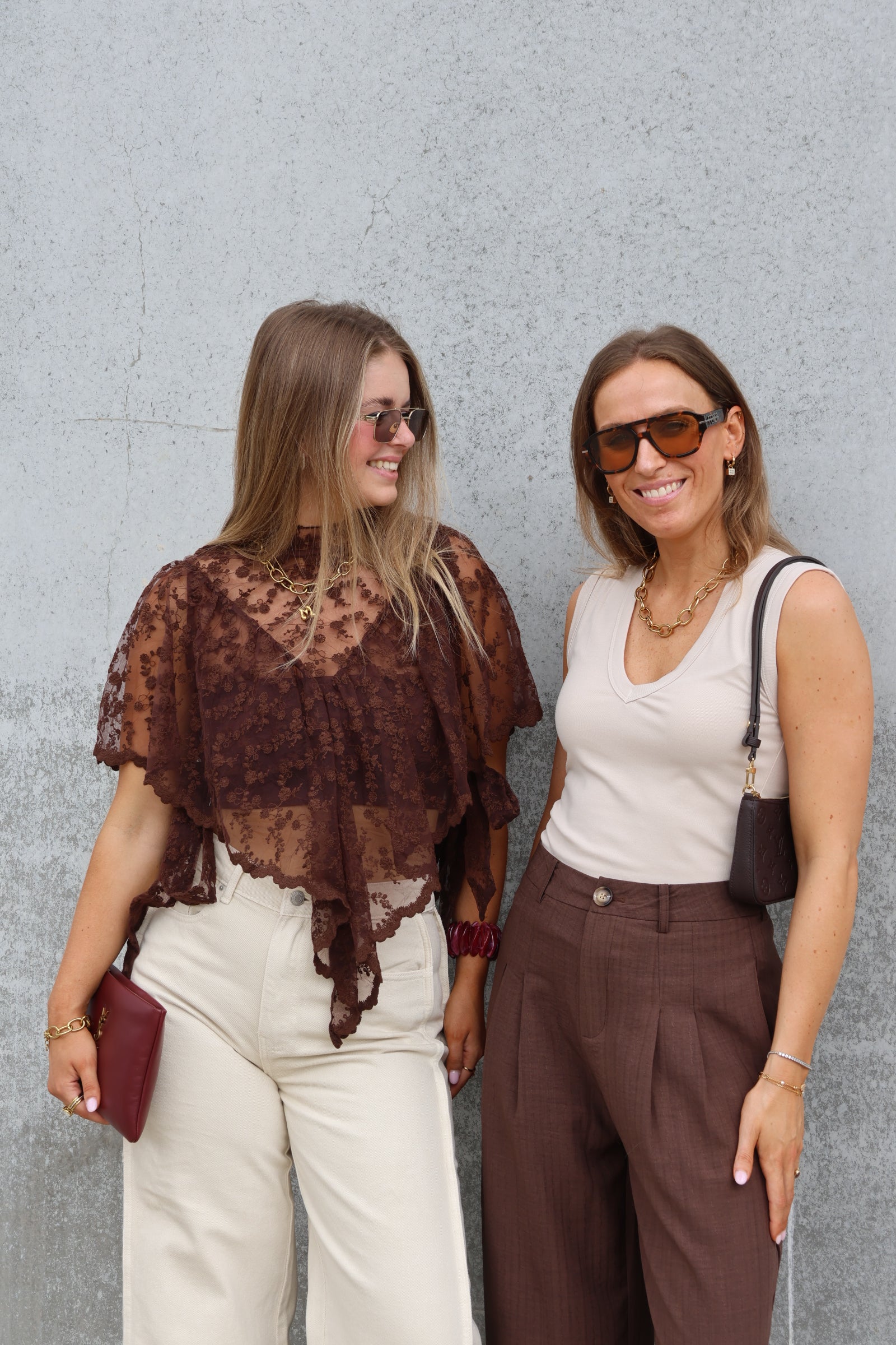 Ellie top met V-hals beige