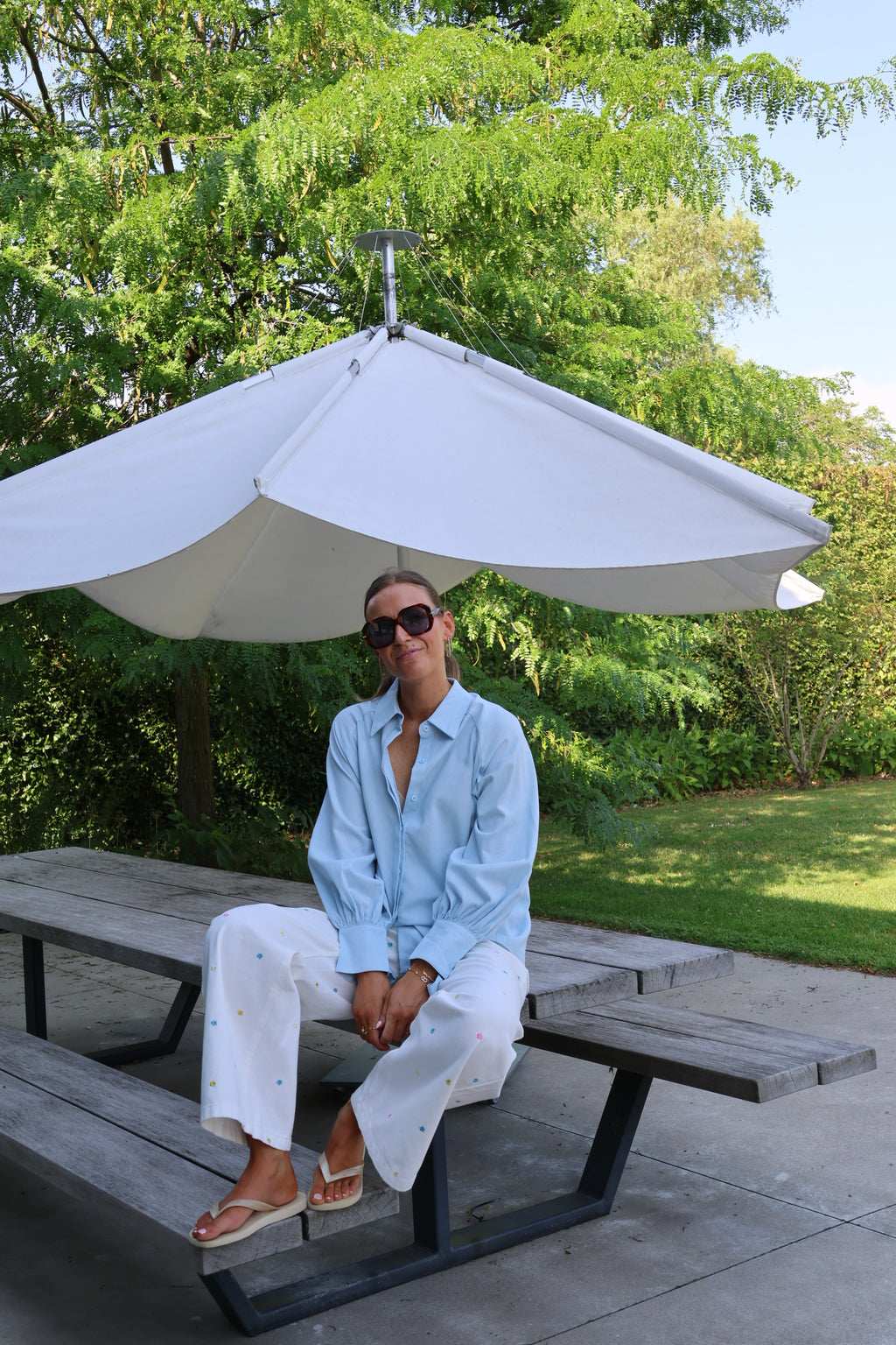 Liene jeans met bloemetjes wit