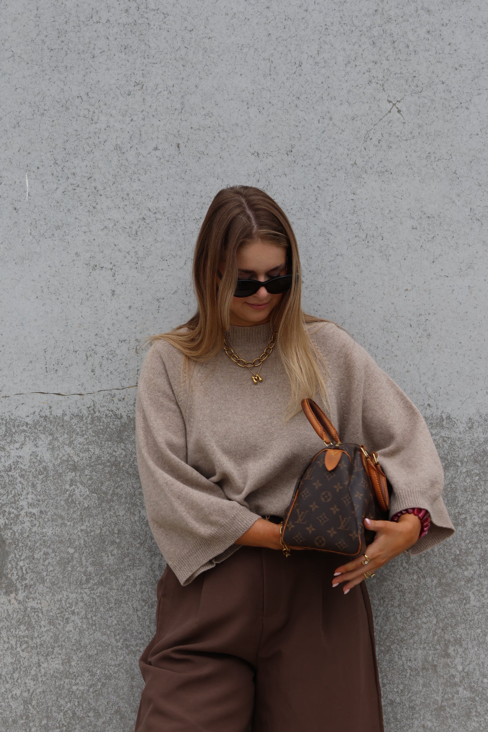 Luka round neck pull donker beige
