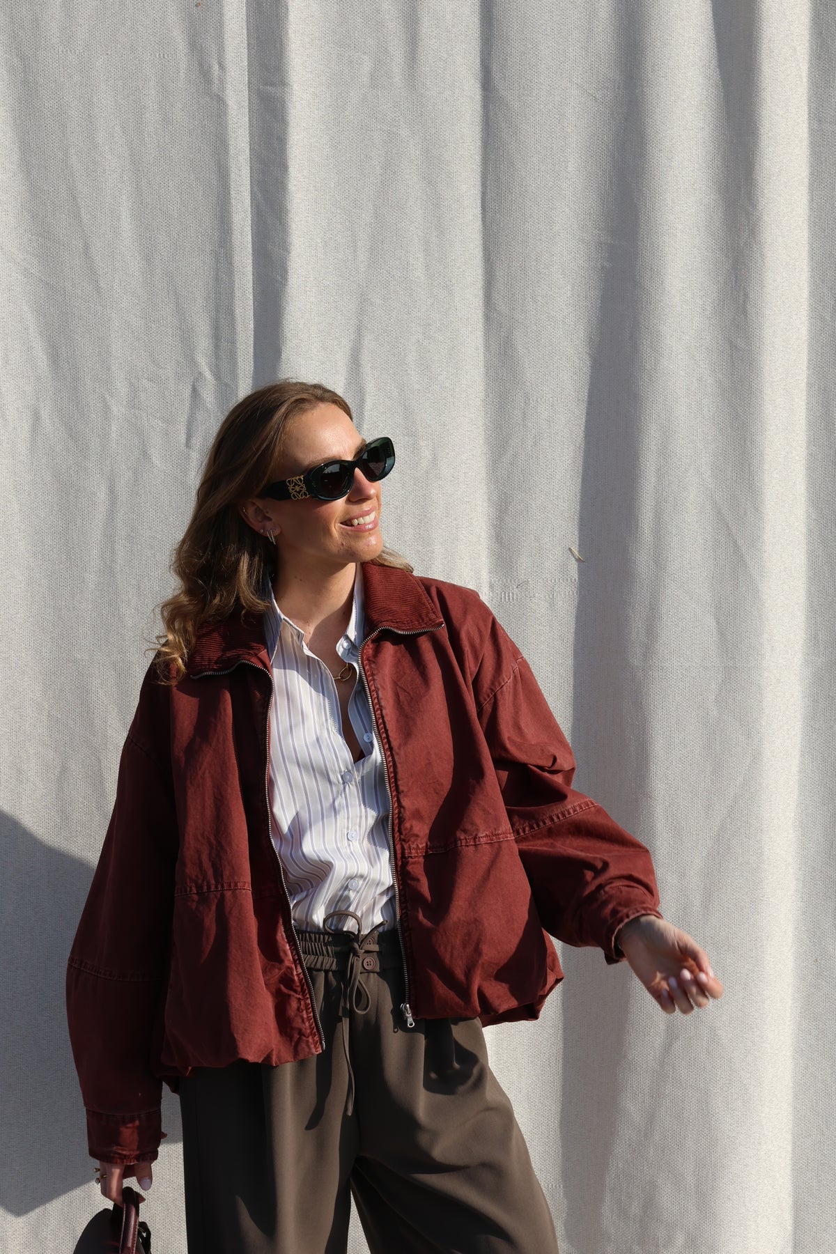 Ilse cropped bomberjas met ribdetail bordeaux