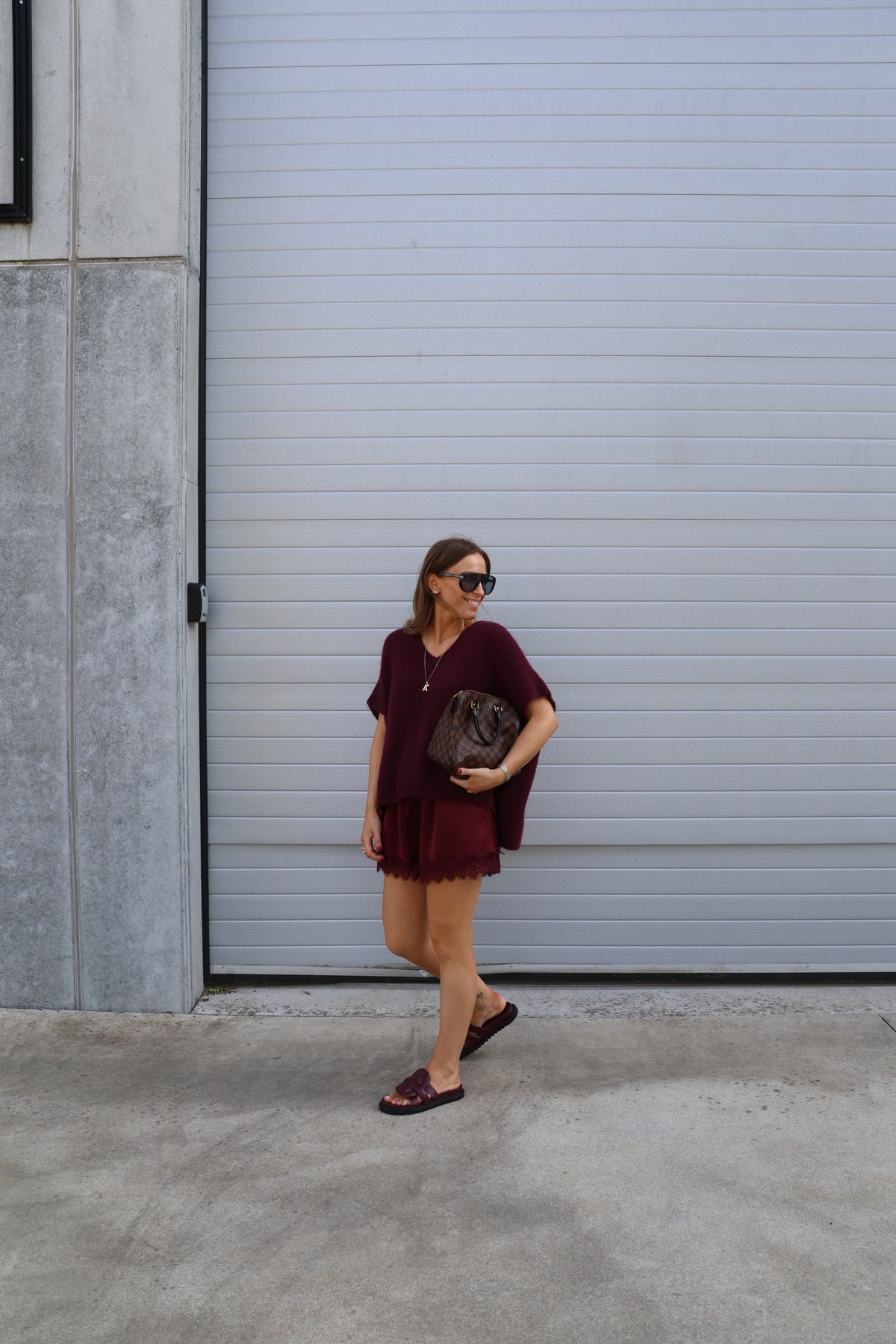 Rune lace short bordeaux