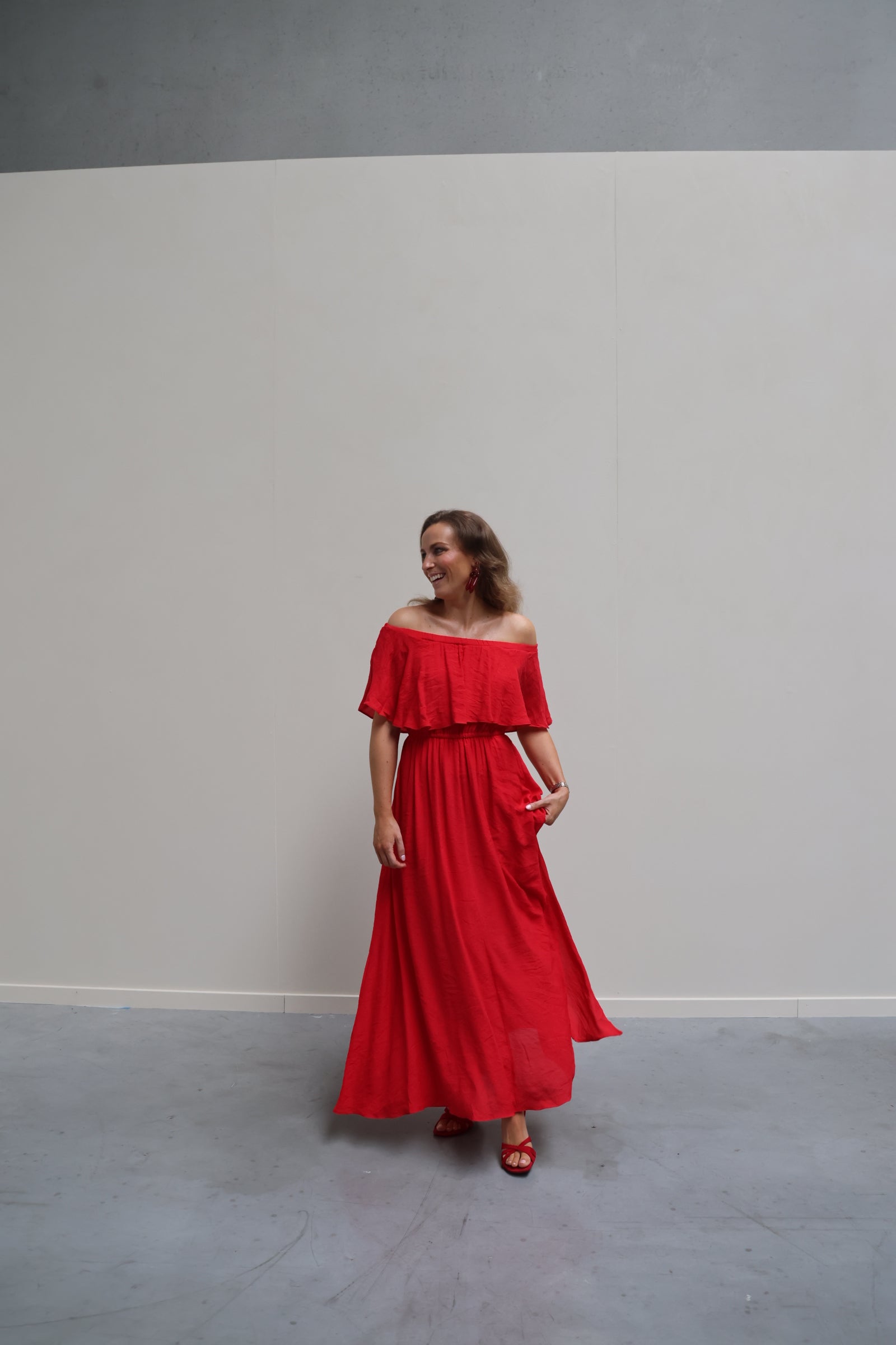 Belle off shoulder jurk rood