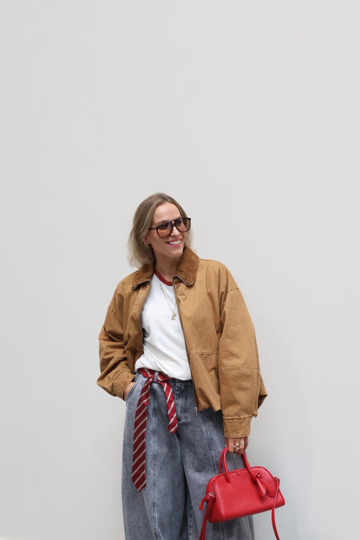 Ilse cropped bomberjas met ribdetail camel
