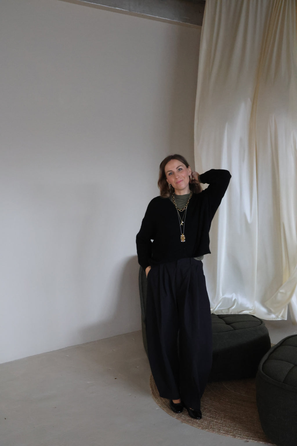 Frances truitje met V-hals zwart