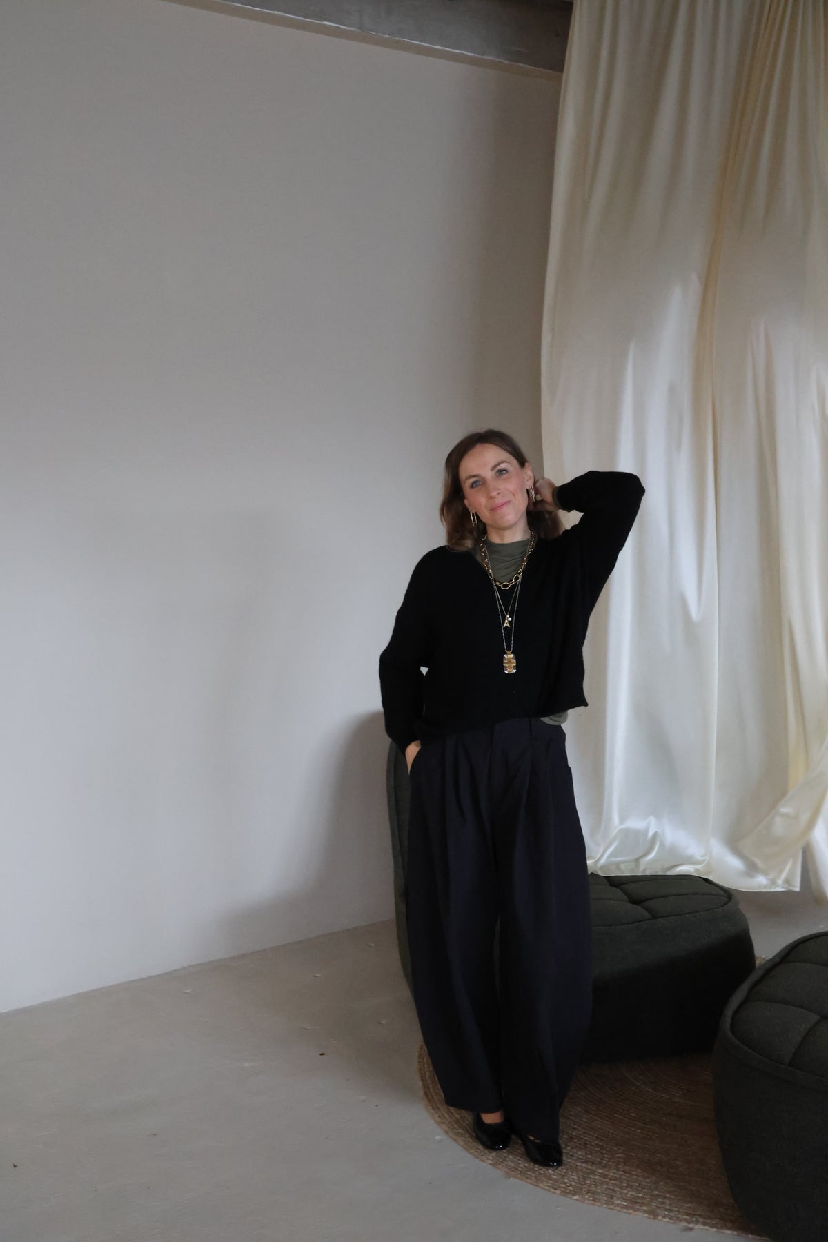 Frances truitje met V-hals zwart