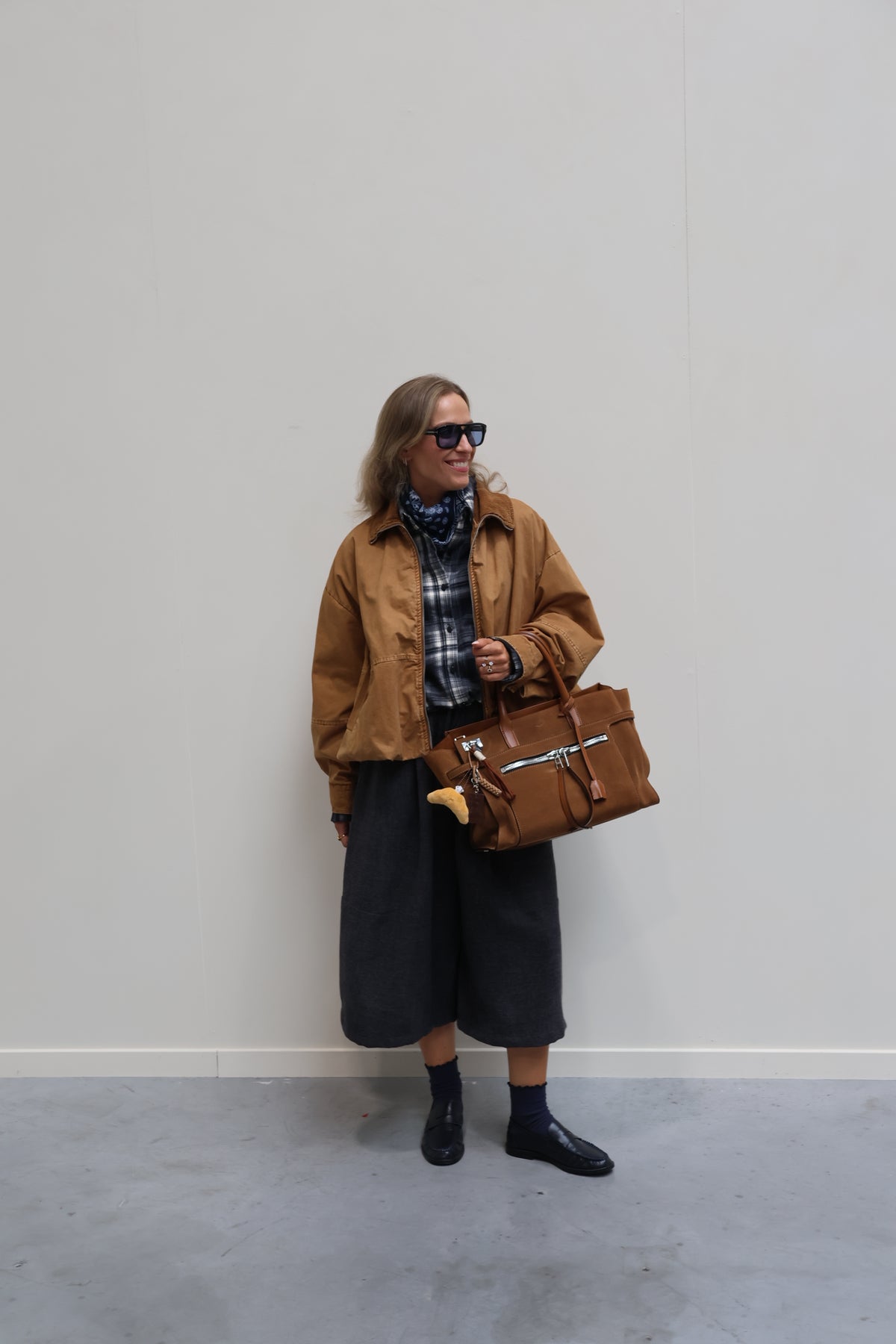 Ilse cropped bomberjas met ribdetail camel