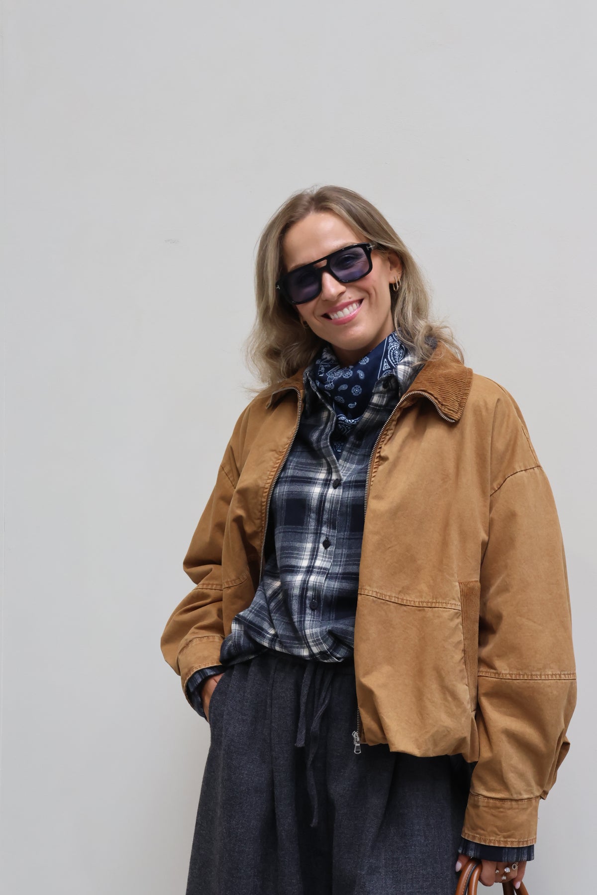 Ilse cropped bomberjas met ribdetail camel