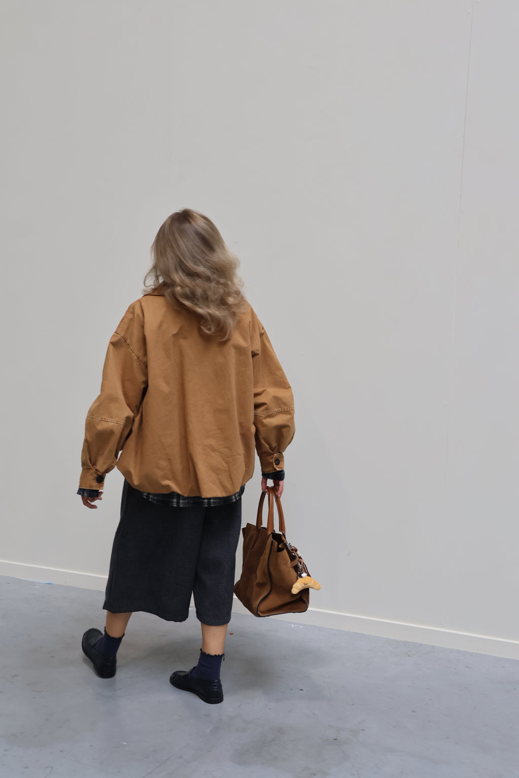 Ilse cropped bomberjas met ribdetail camel