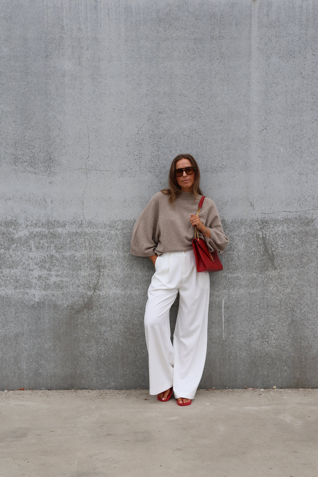 Luka round neck pull donker beige