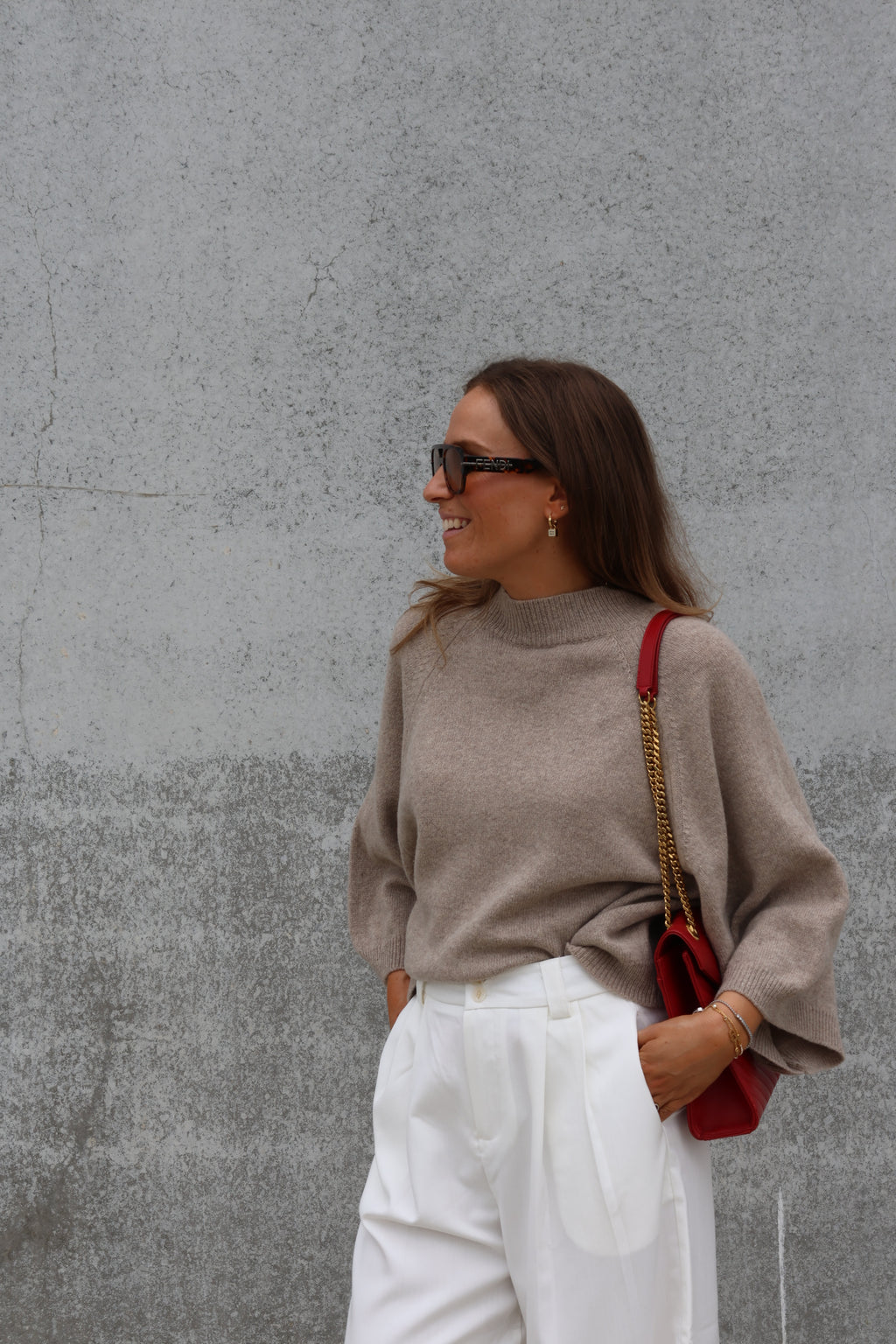 Luka round neck pull donker beige
