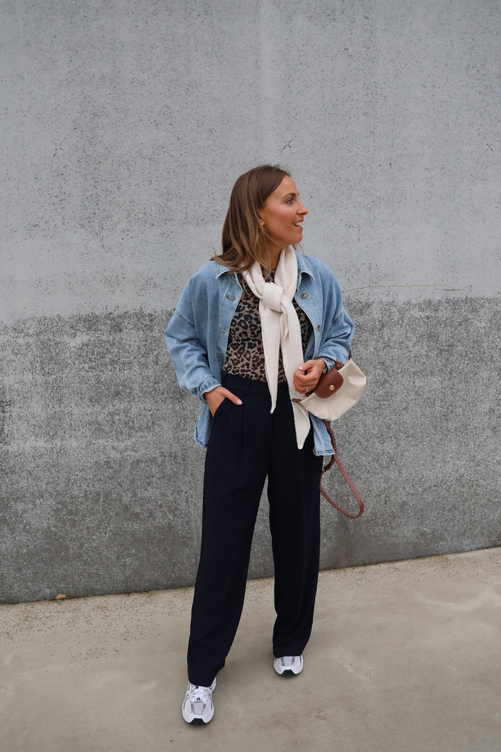 Romy sjaaltje gebroken wit