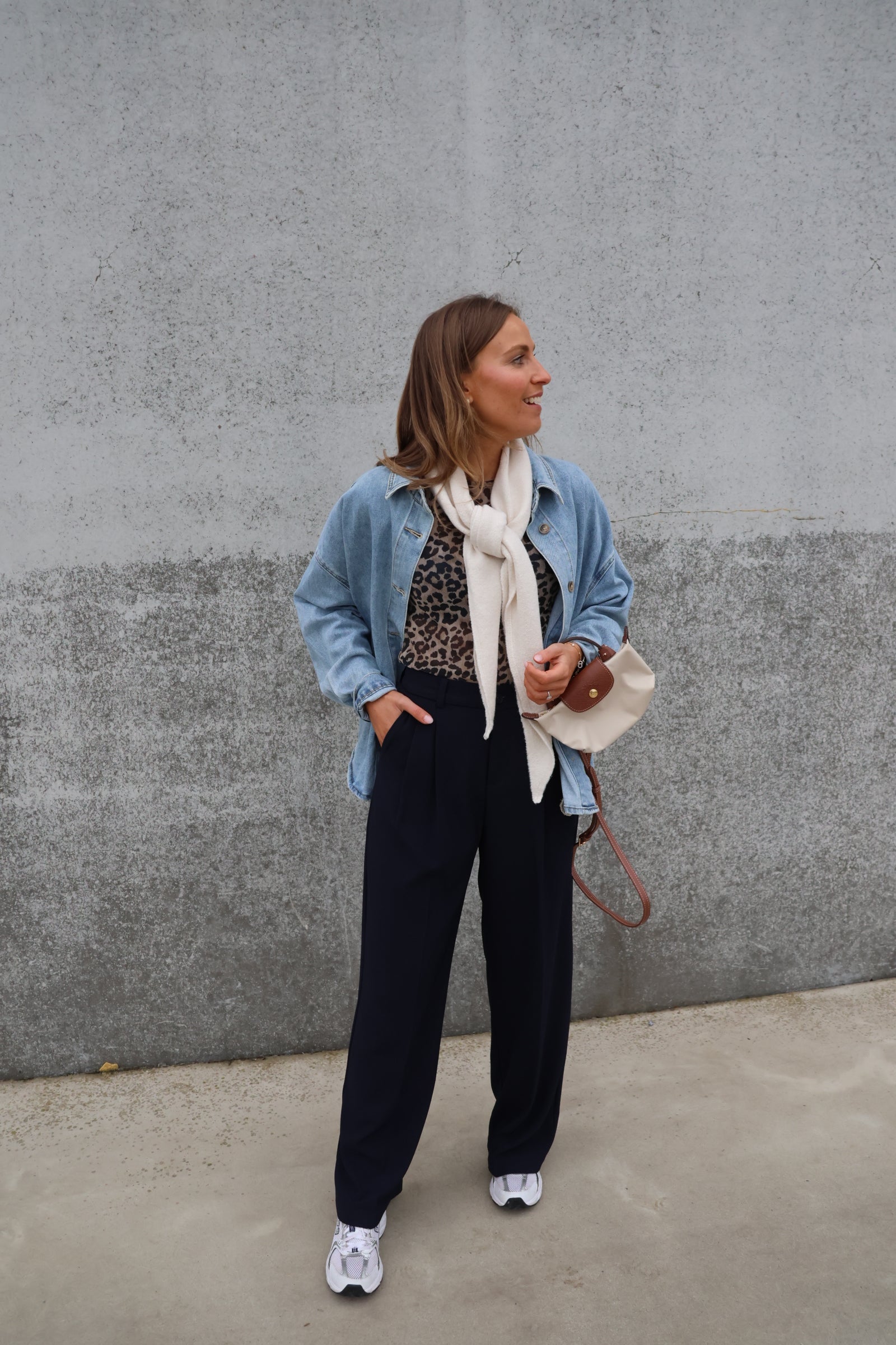 Romy sjaaltje gebroken wit