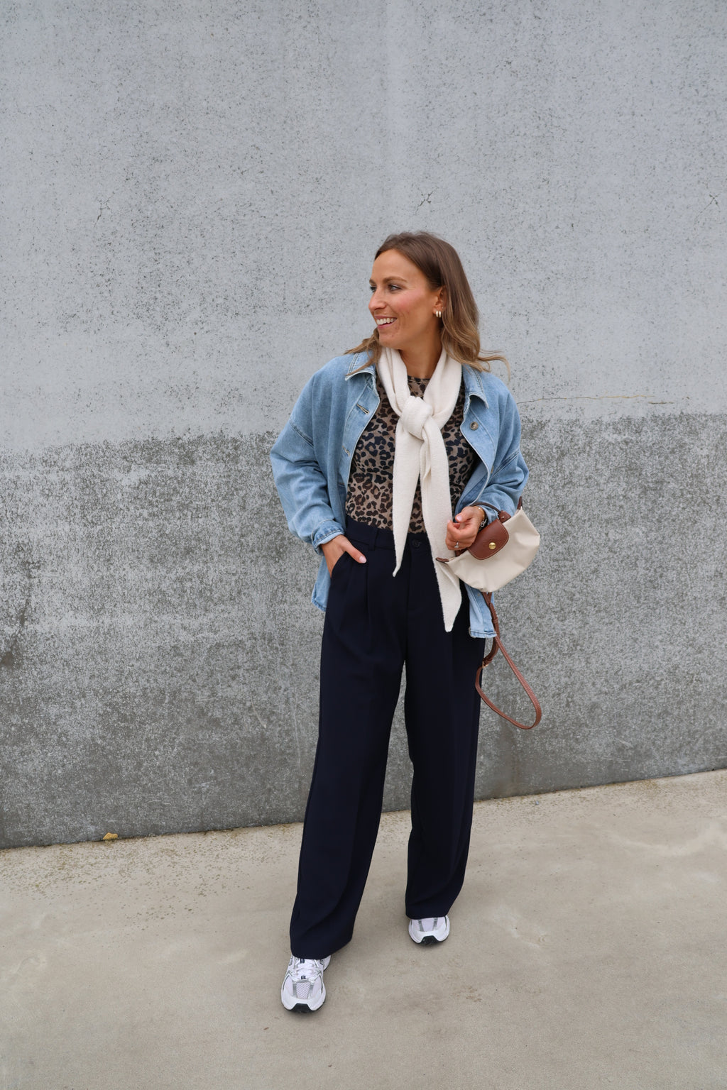 Romy sjaaltje gebroken wit