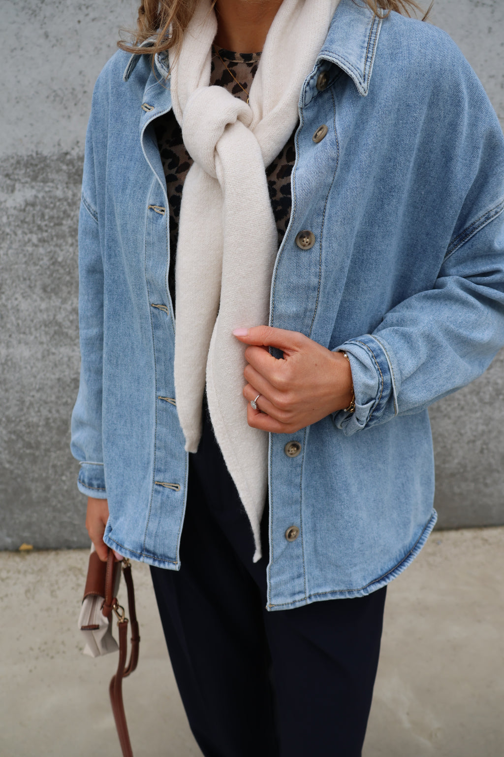 Romy sjaaltje gebroken wit