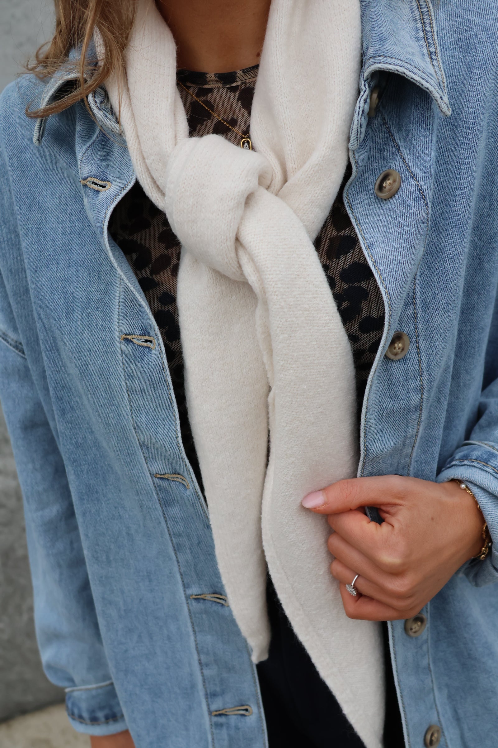 Romy sjaaltje gebroken wit