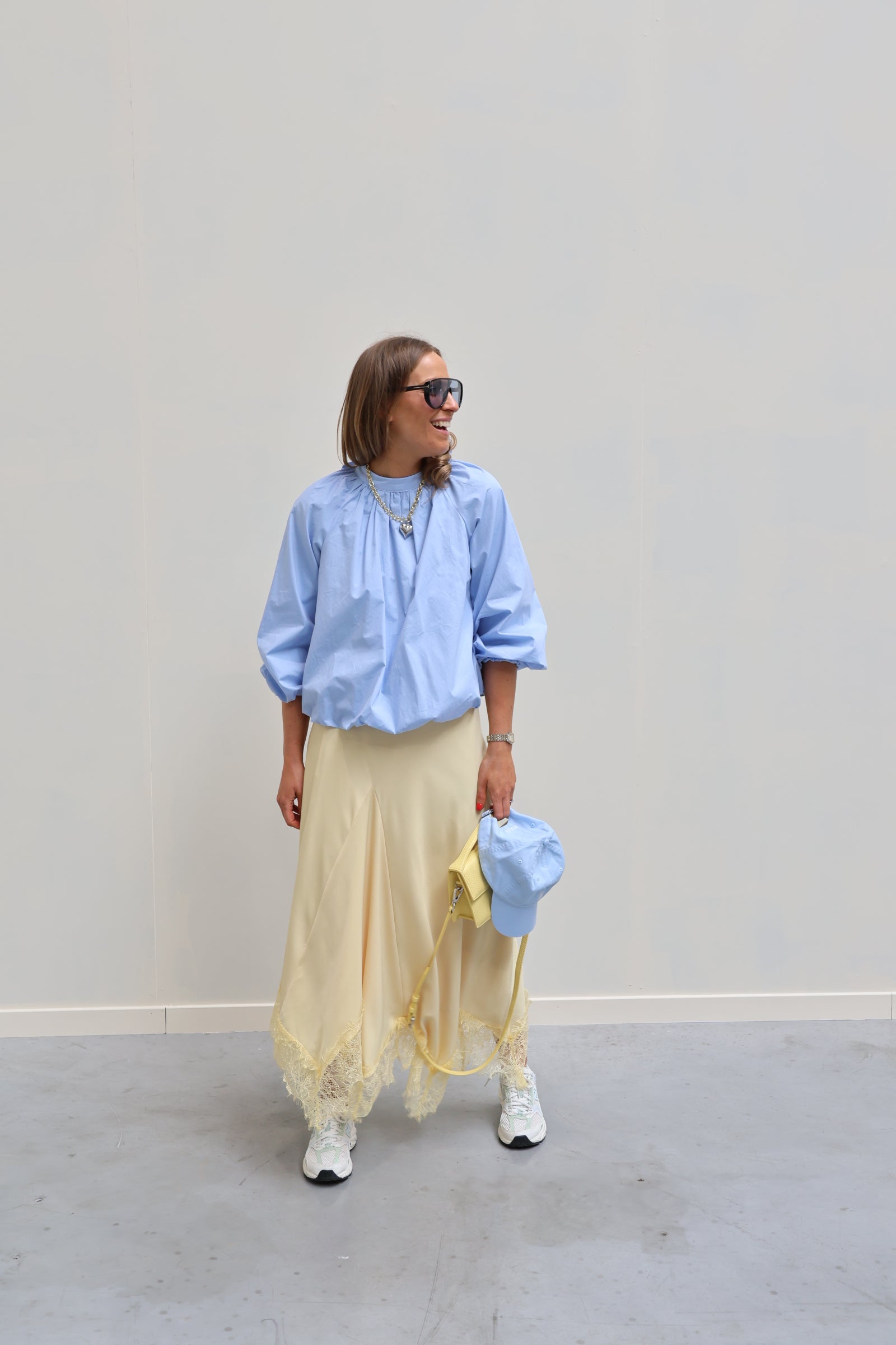 Esther lace detail rok geel