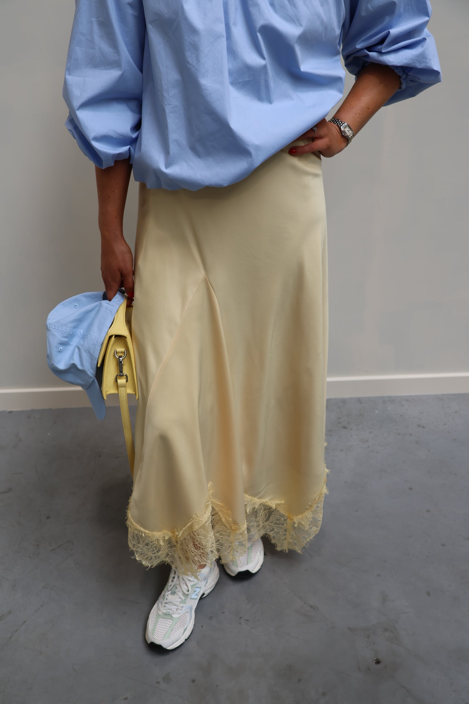 Esther lace detail rok geel