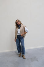 Macy mouwloos jasje beige