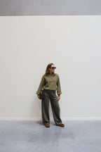 Lina trui groen met mandarin detail
