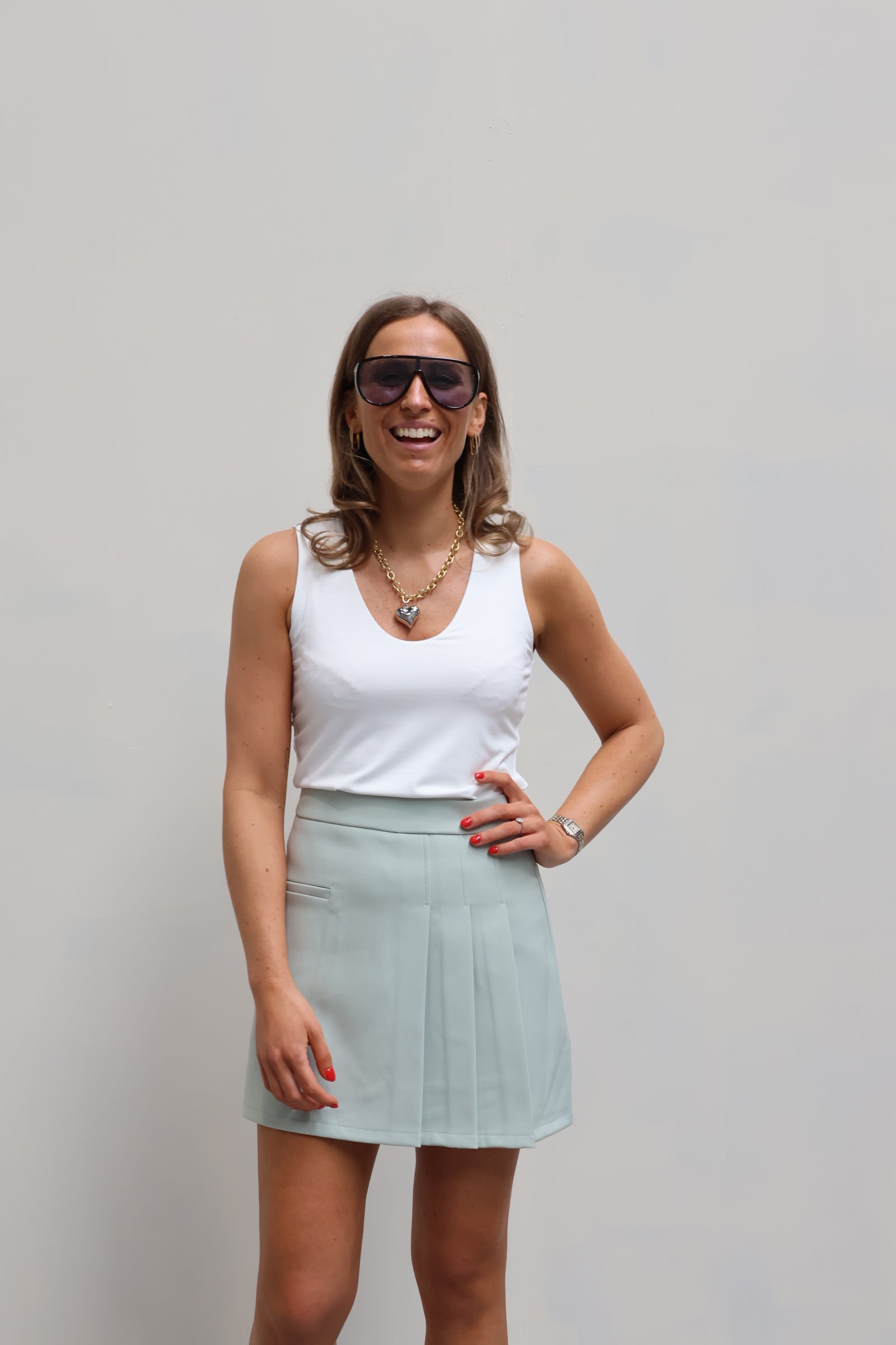 Round V-neck singlet - offwhite