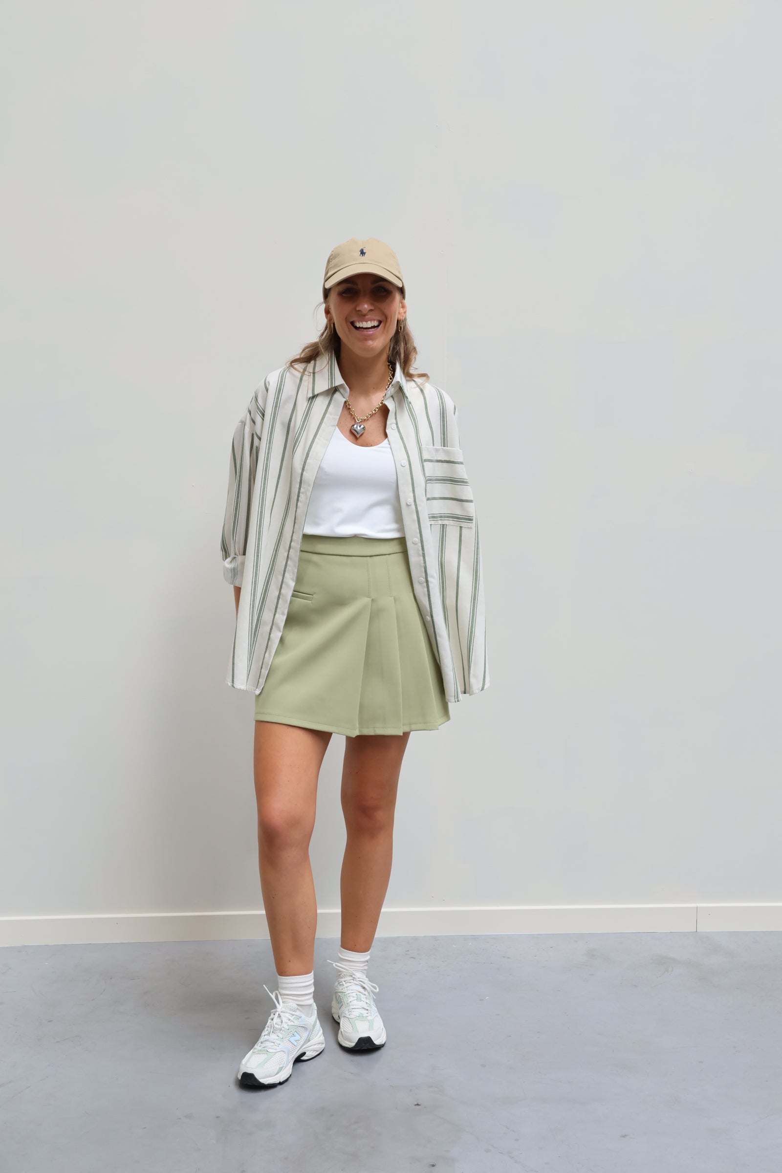 Round V-neck singlet - offwhite