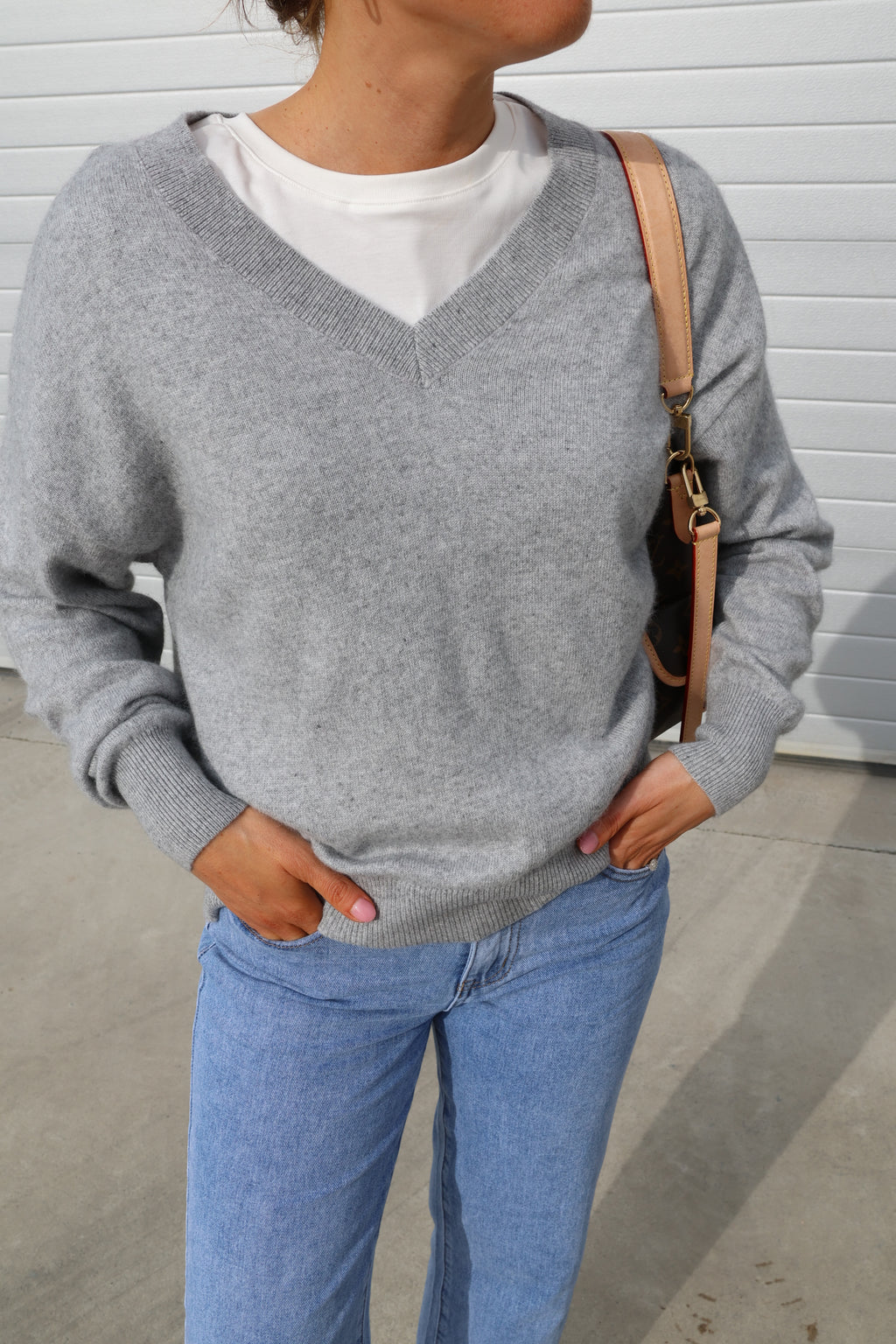 Manon V-neck knit grijs