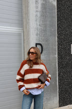 Kiana gestreepte fluffy knit roest