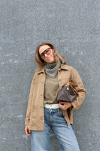 Freya light denim met dubbele knoopsluiting