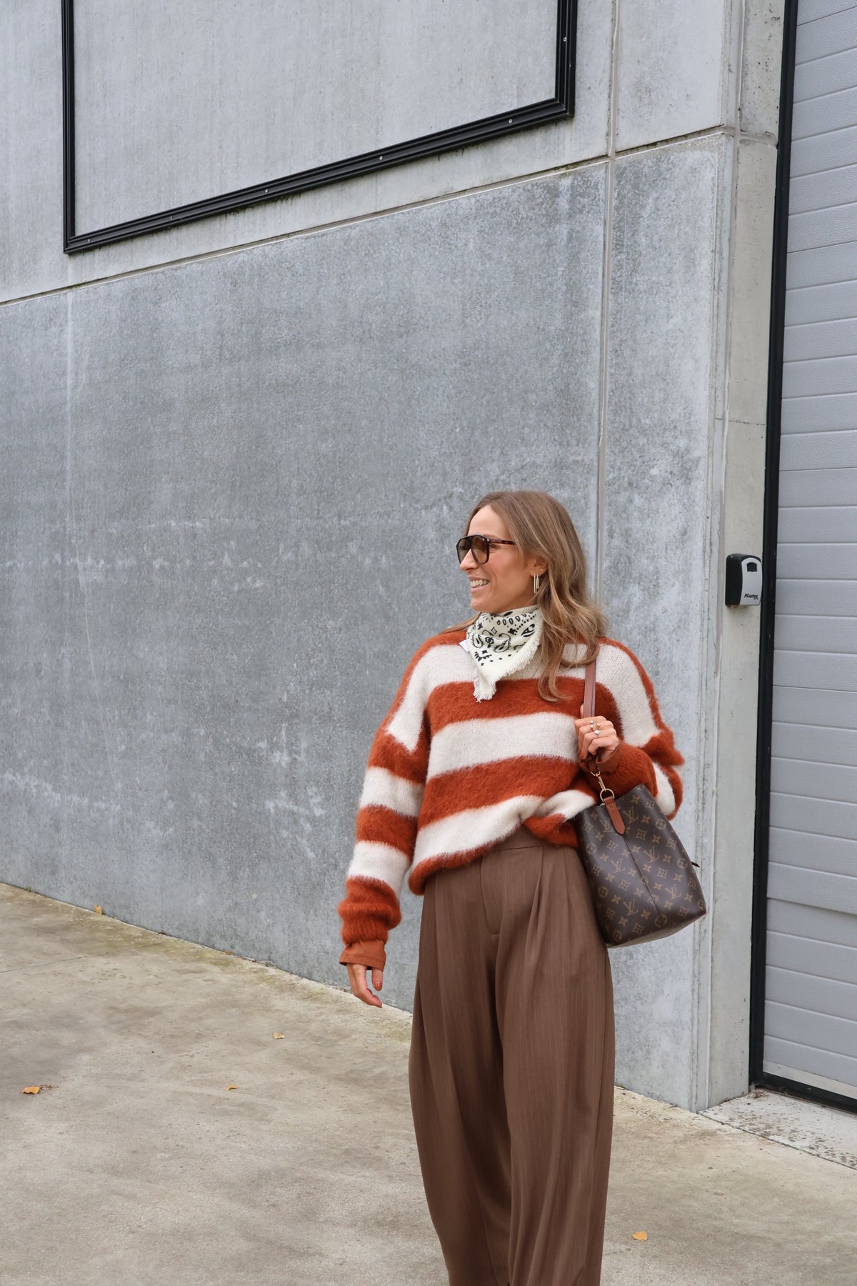 Kiana gestreepte fluffy knit roest