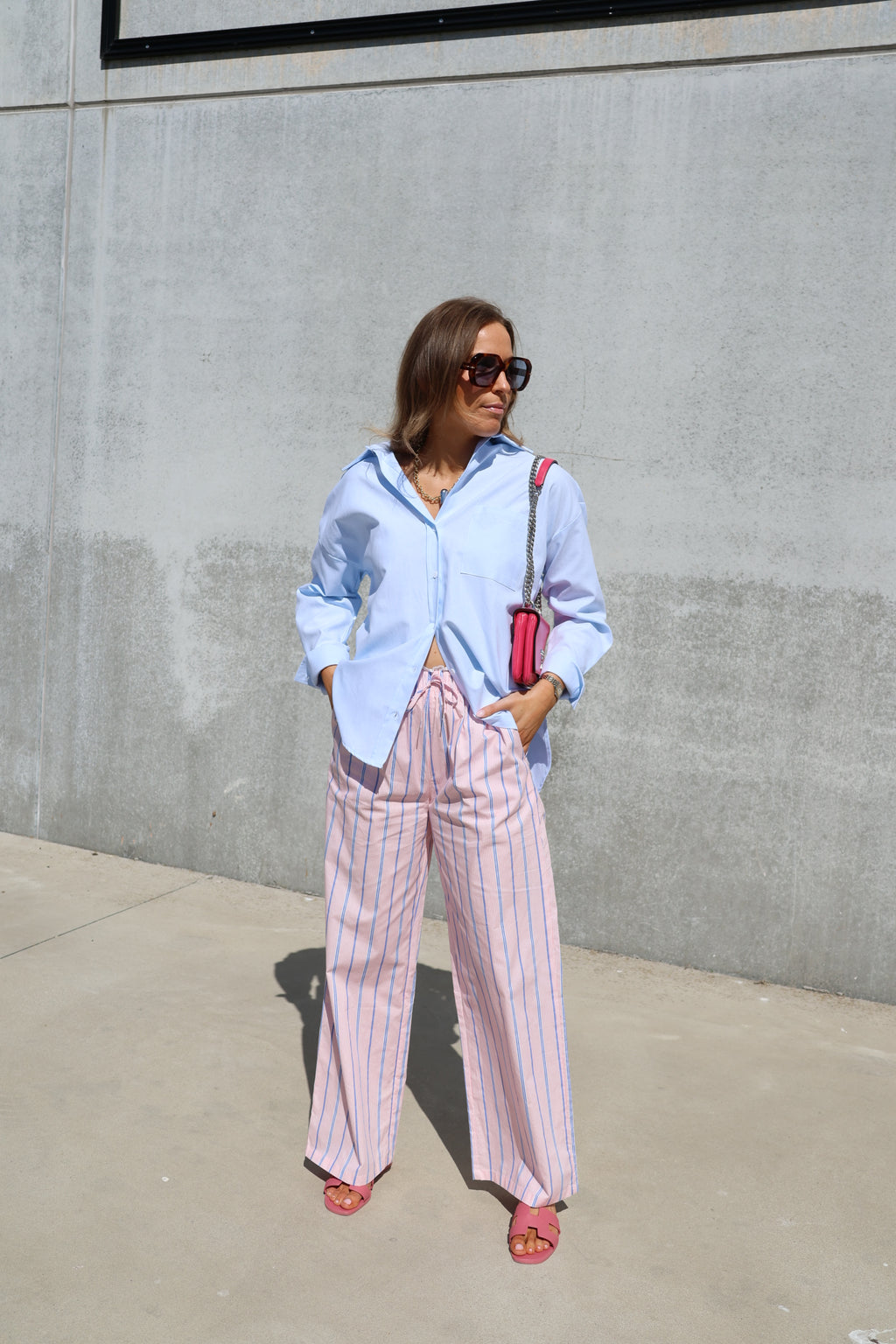 Winnie gestreepte broek met detail roze